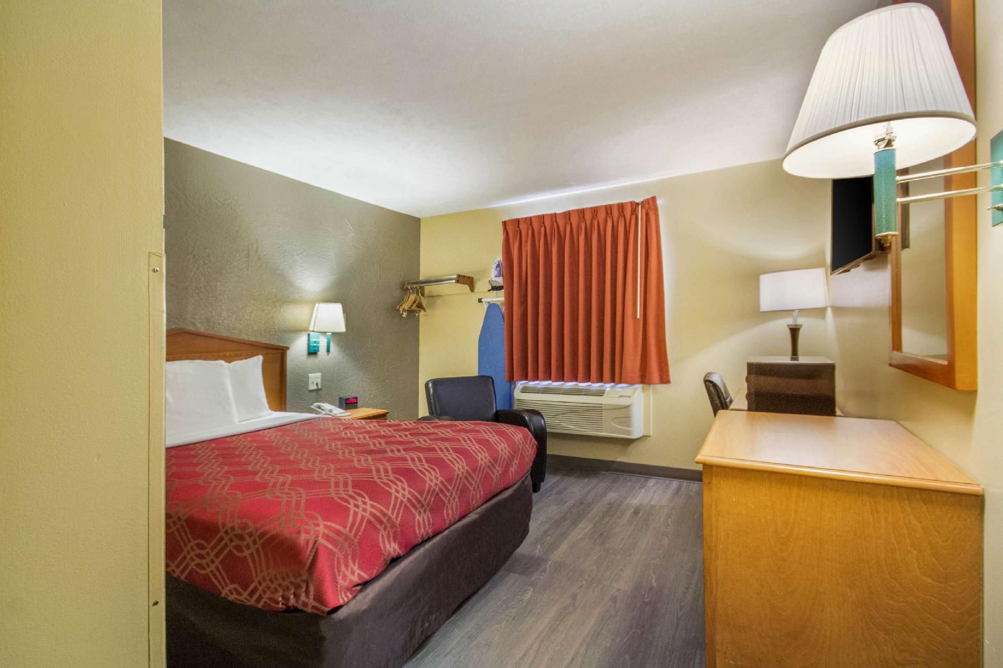 1 Queen Bed, Nonsmoking