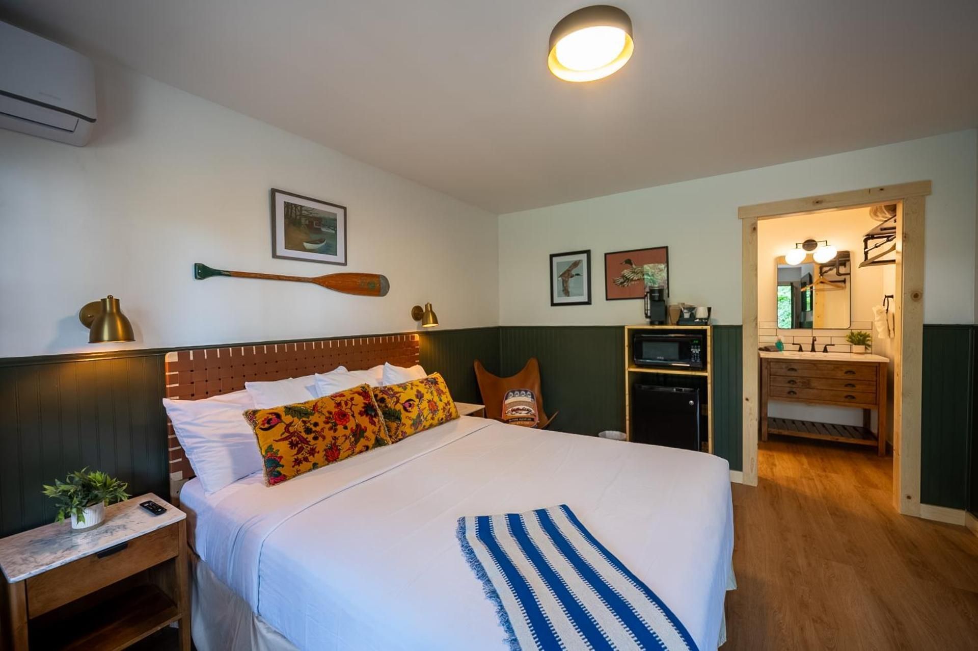 Queen Room with Garden View