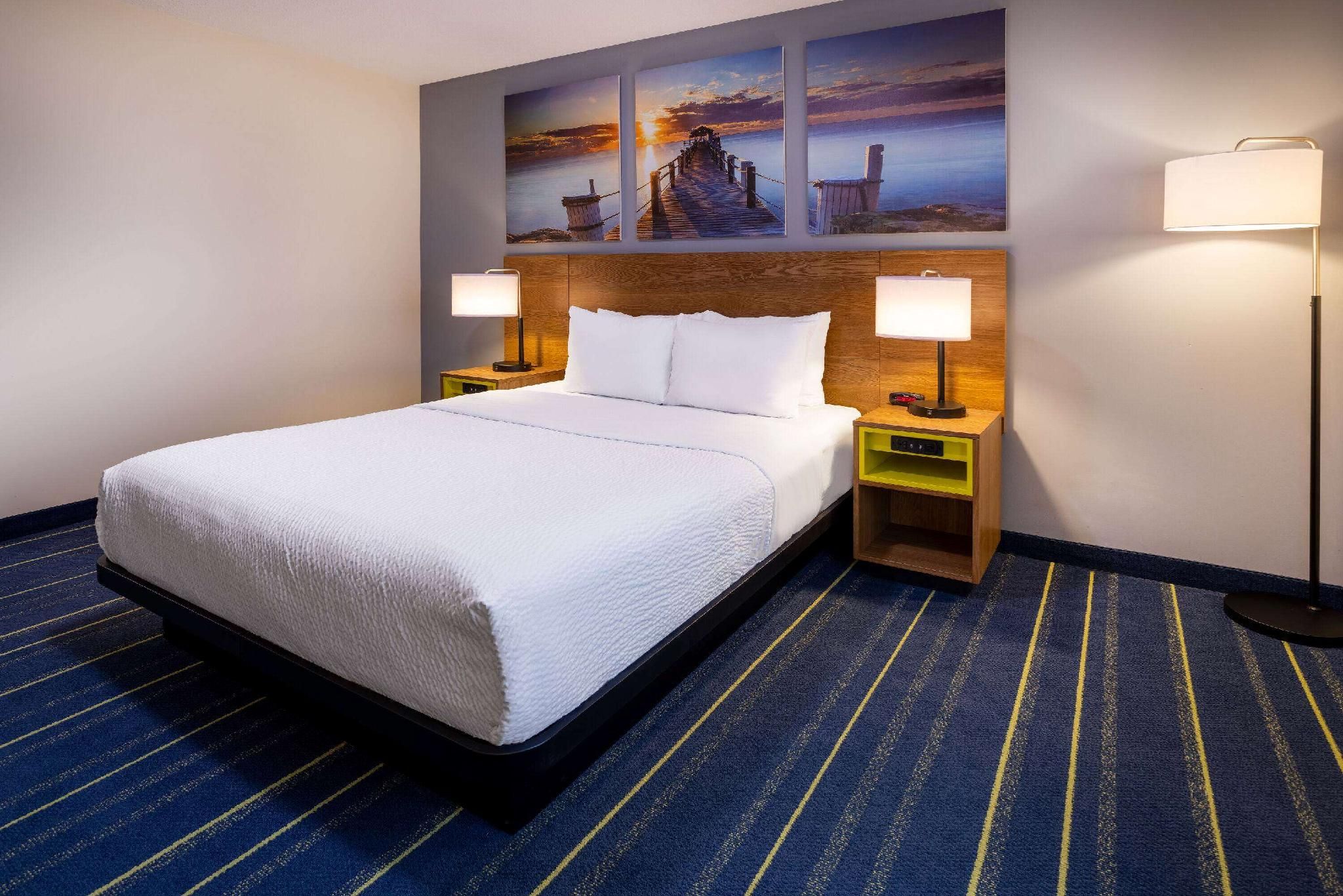 Days Inn by Wyndham Grayson 1 Queen Bed, Deluxe Room, Non-Smoking