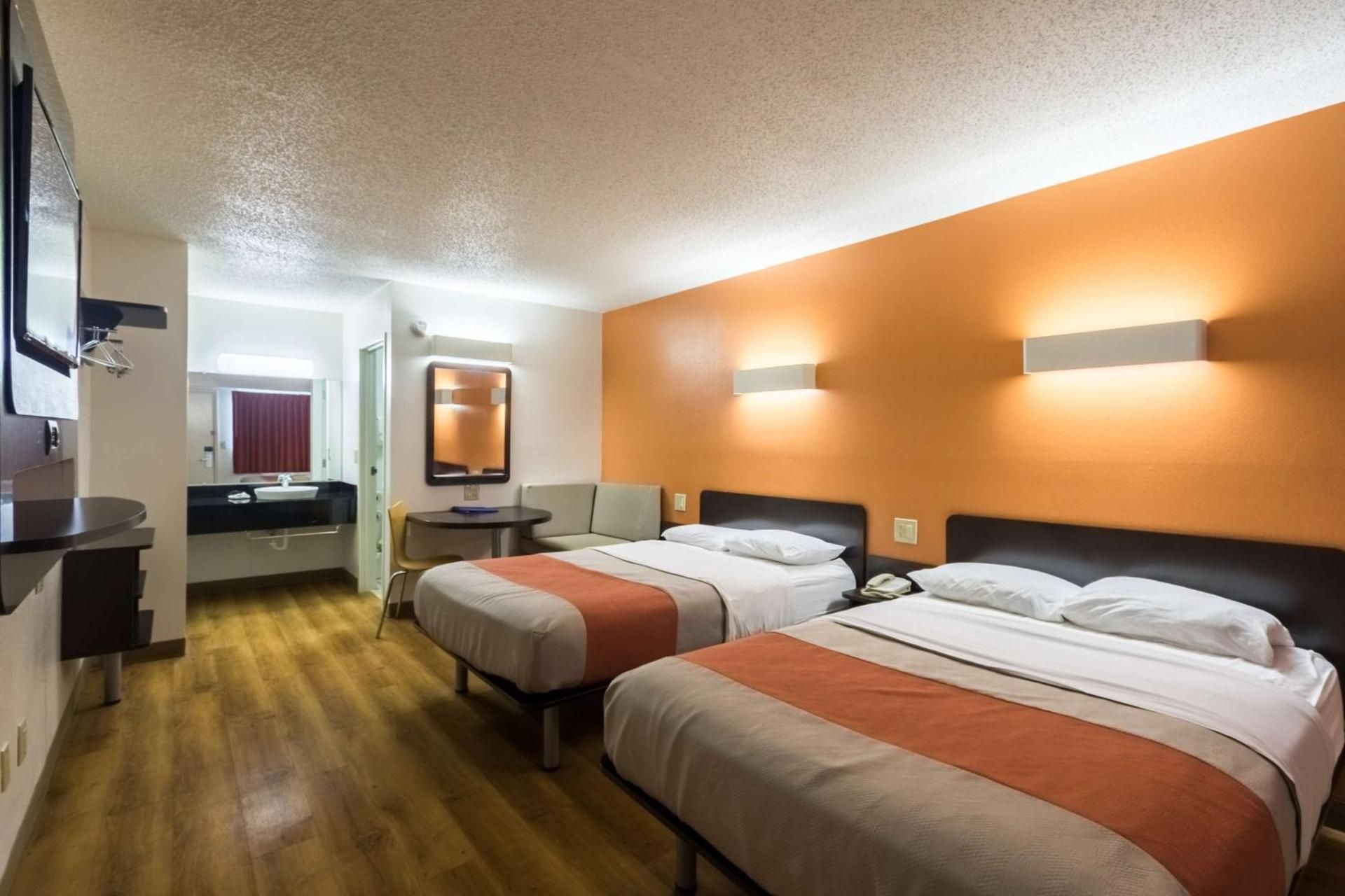 Deluxe Quadruple Room - Non-Smoking