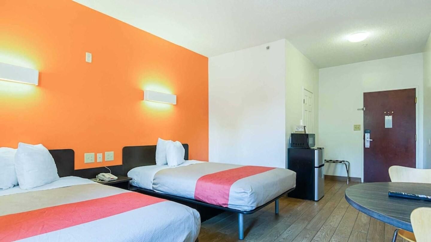 2 Full Beds | Non-Smoking, Micfridge
