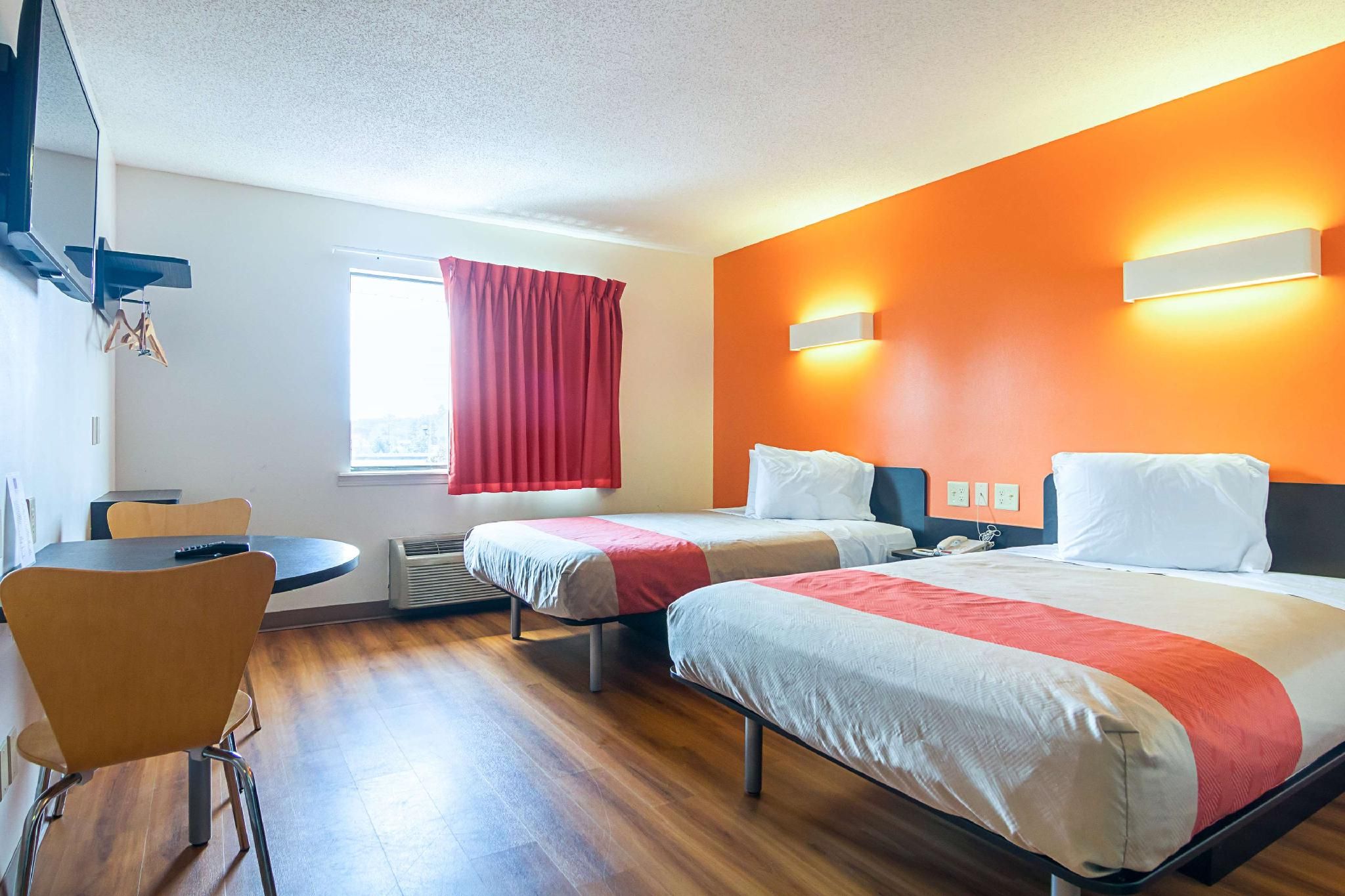 2 Full Beds | Non-Smoking, Micfridge