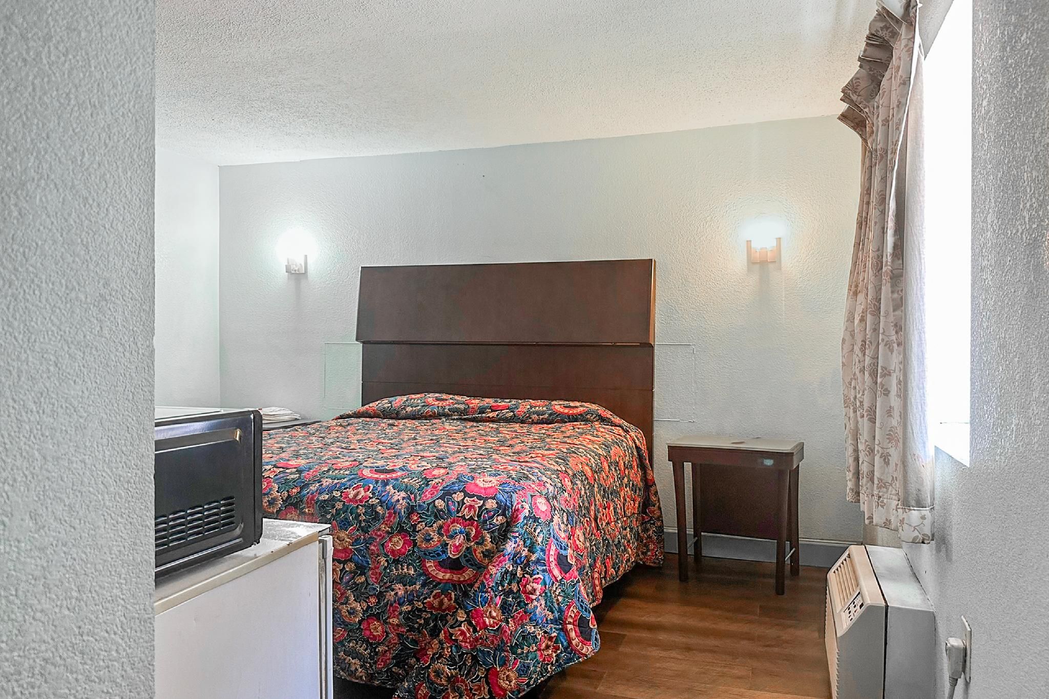 OYO Hotel Jonesboro Near Atlanta Airport King Bed Smoking 3