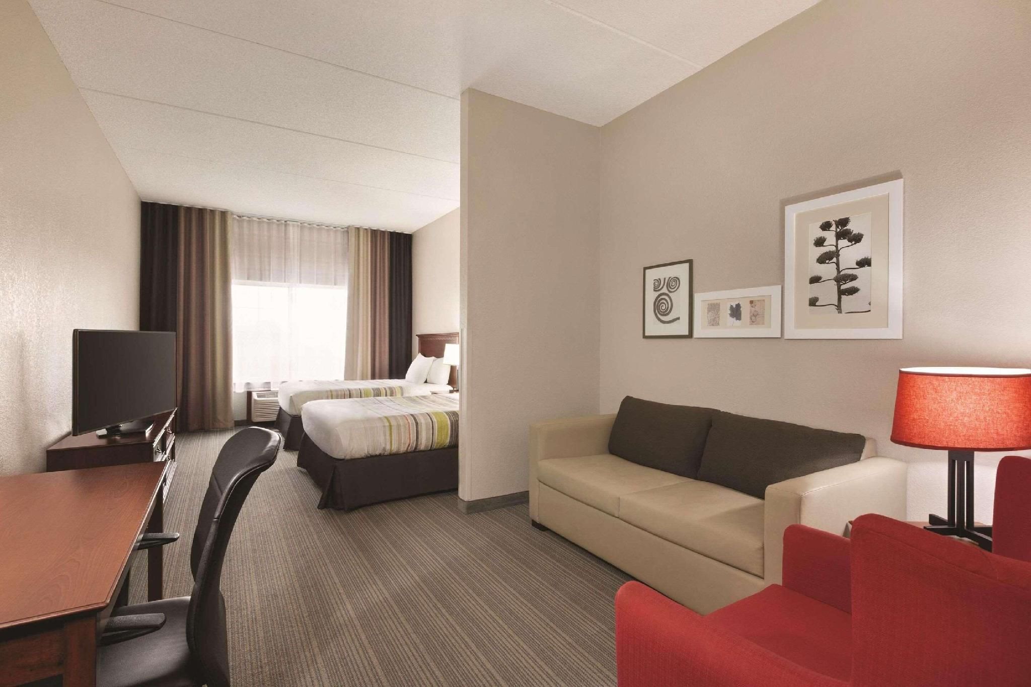 2 Queen Beds, Suite, Nonsmoking
