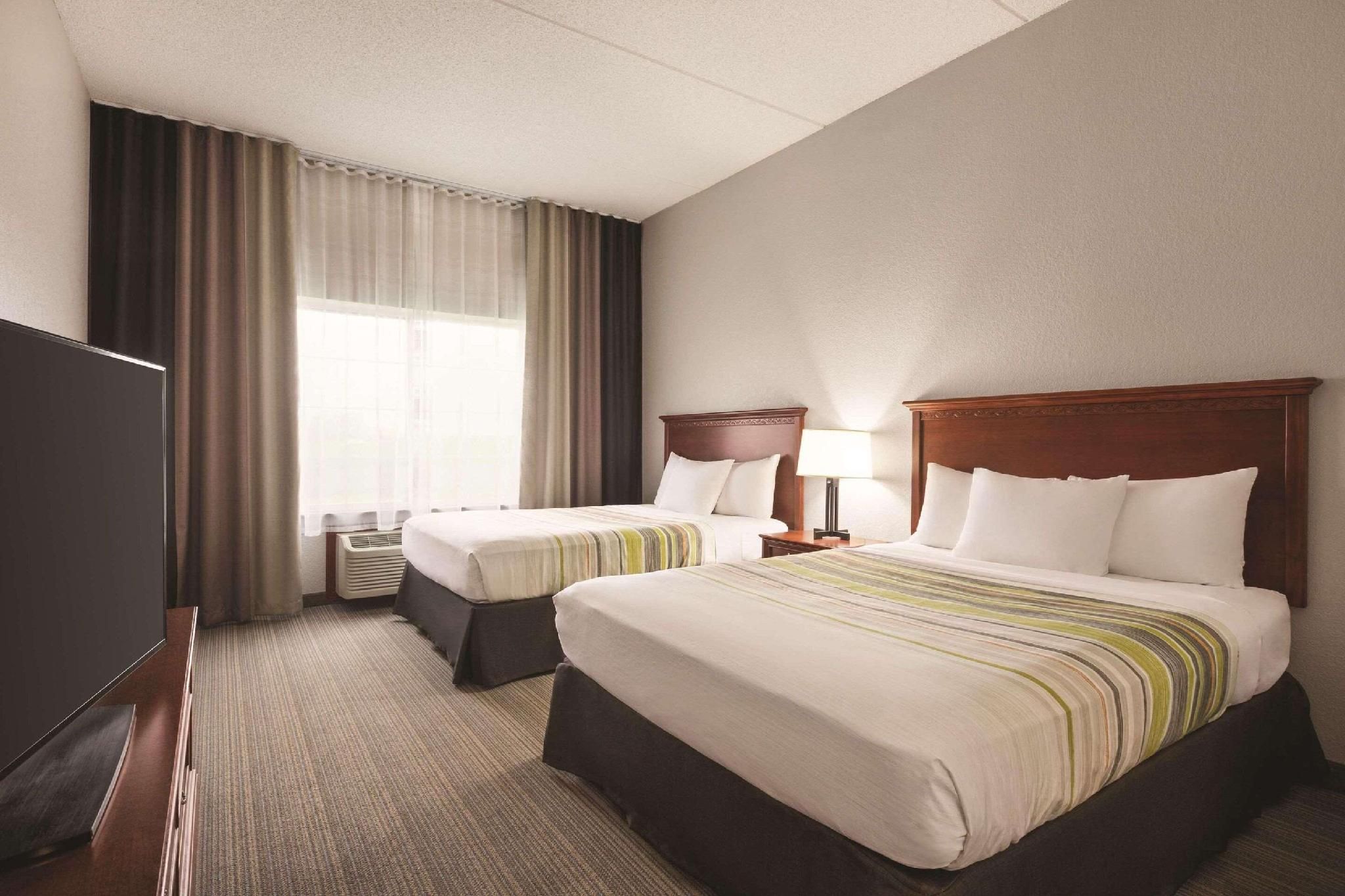 2 Queen Beds, Suite, Nonsmoking