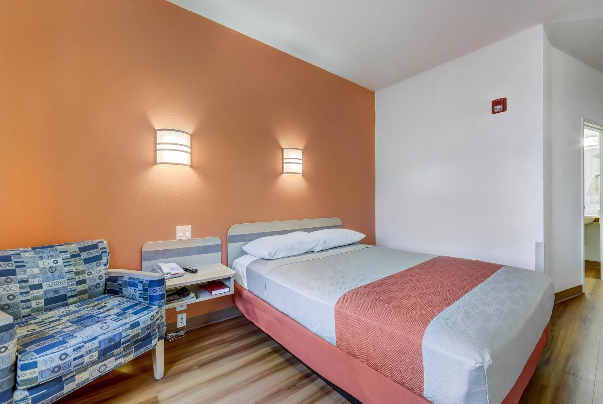 Single Room - Disability Access - Non-Smoking