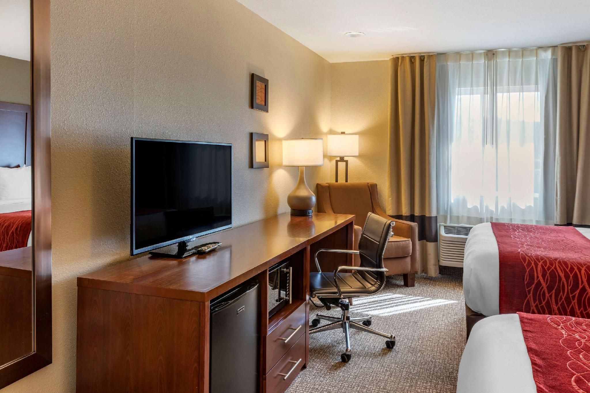 Comfort Inn Roseburg 2 Queen Beds, Nonsmoking 3