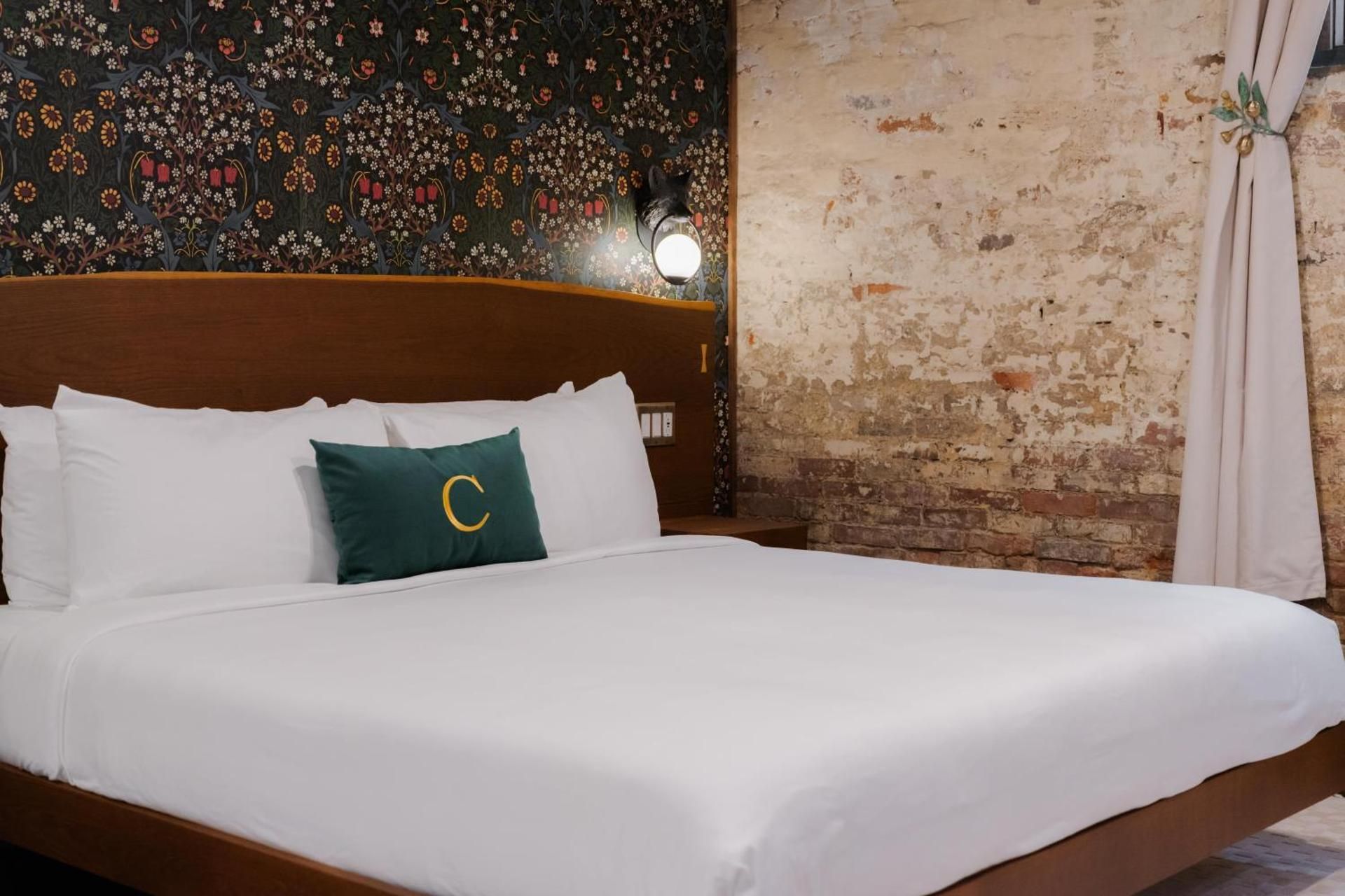Deluxe King Suite