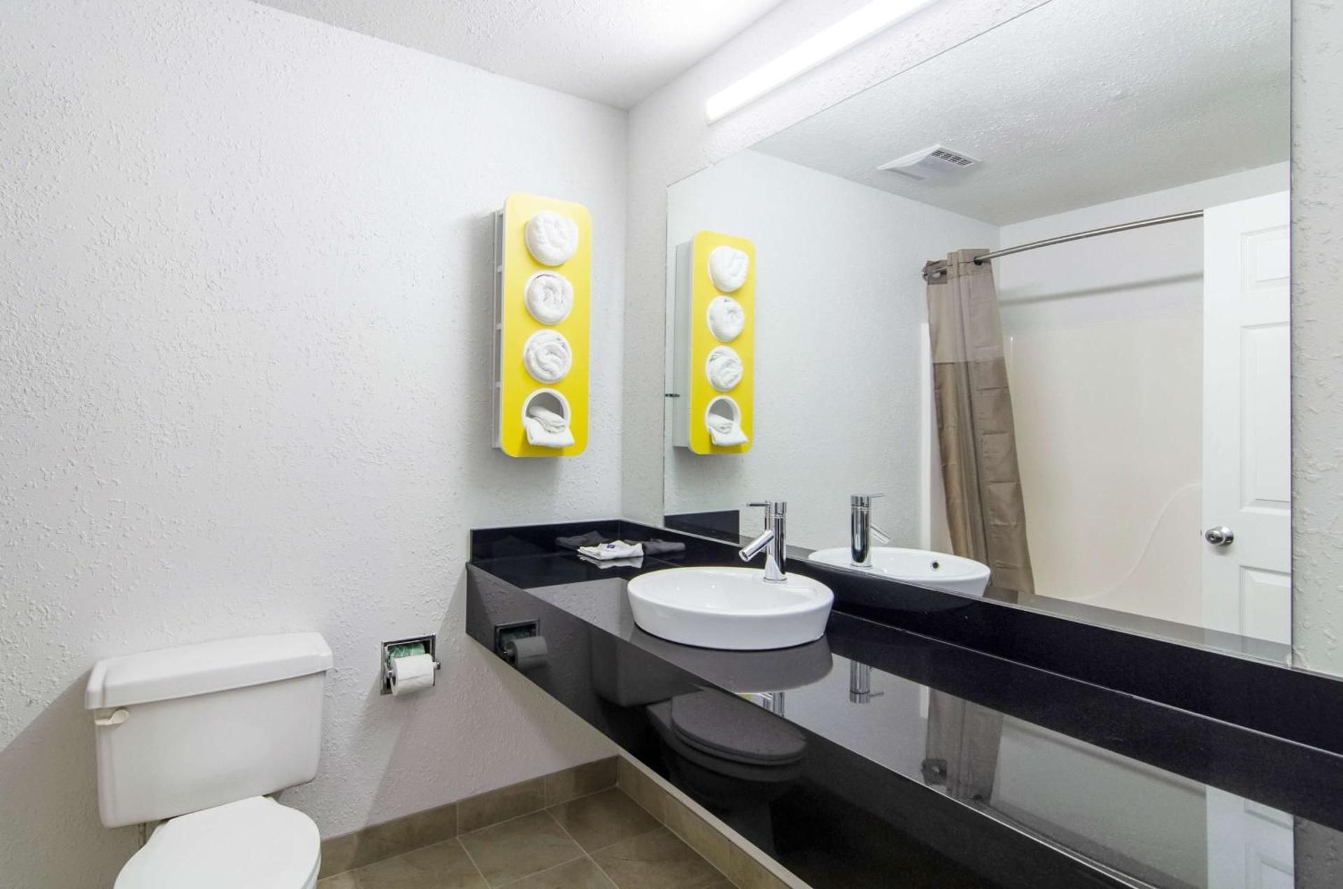 King Suite with Spa Bath - Non-Smoking