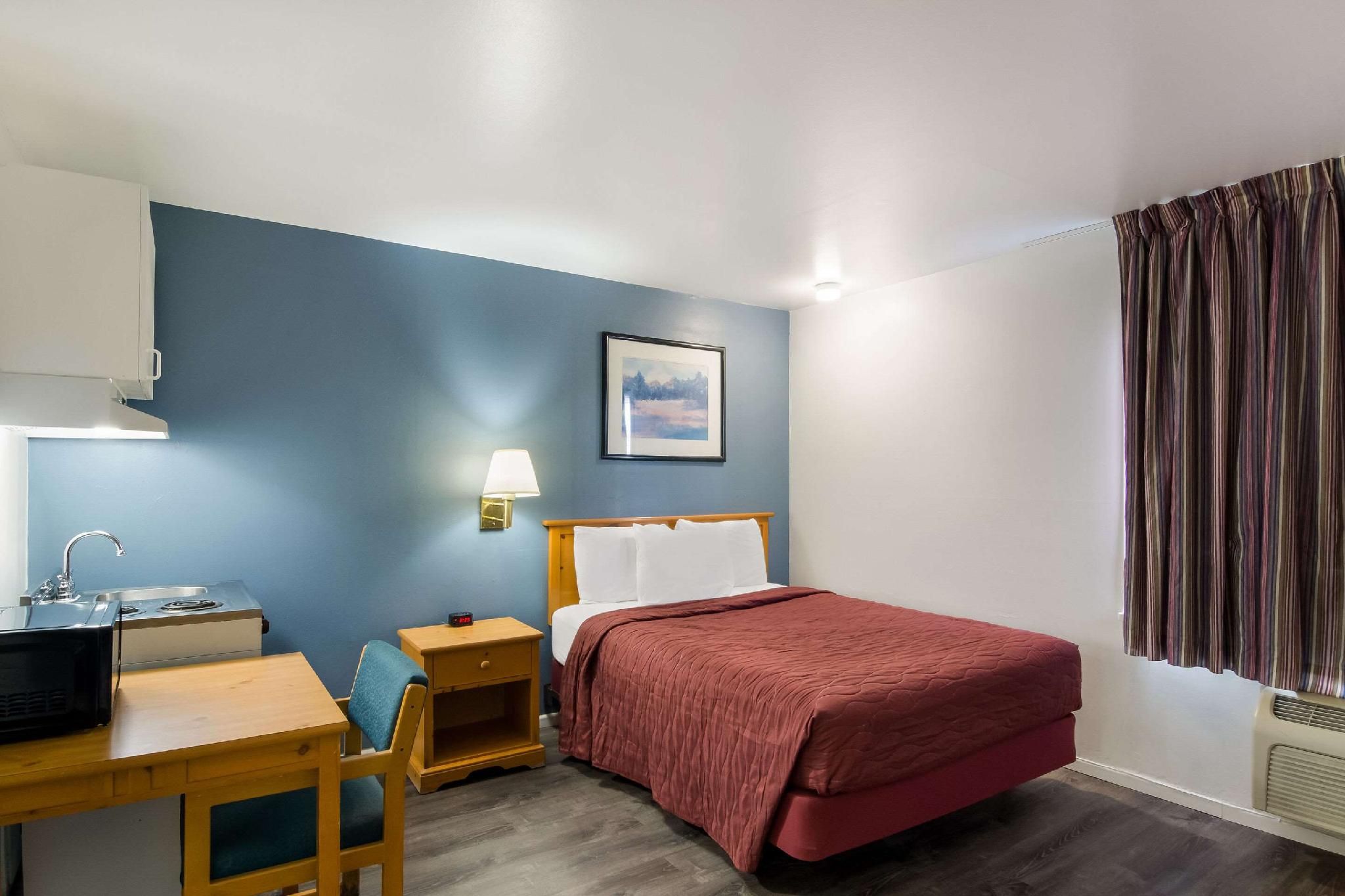 1 Queen Bed, Nonsmoking