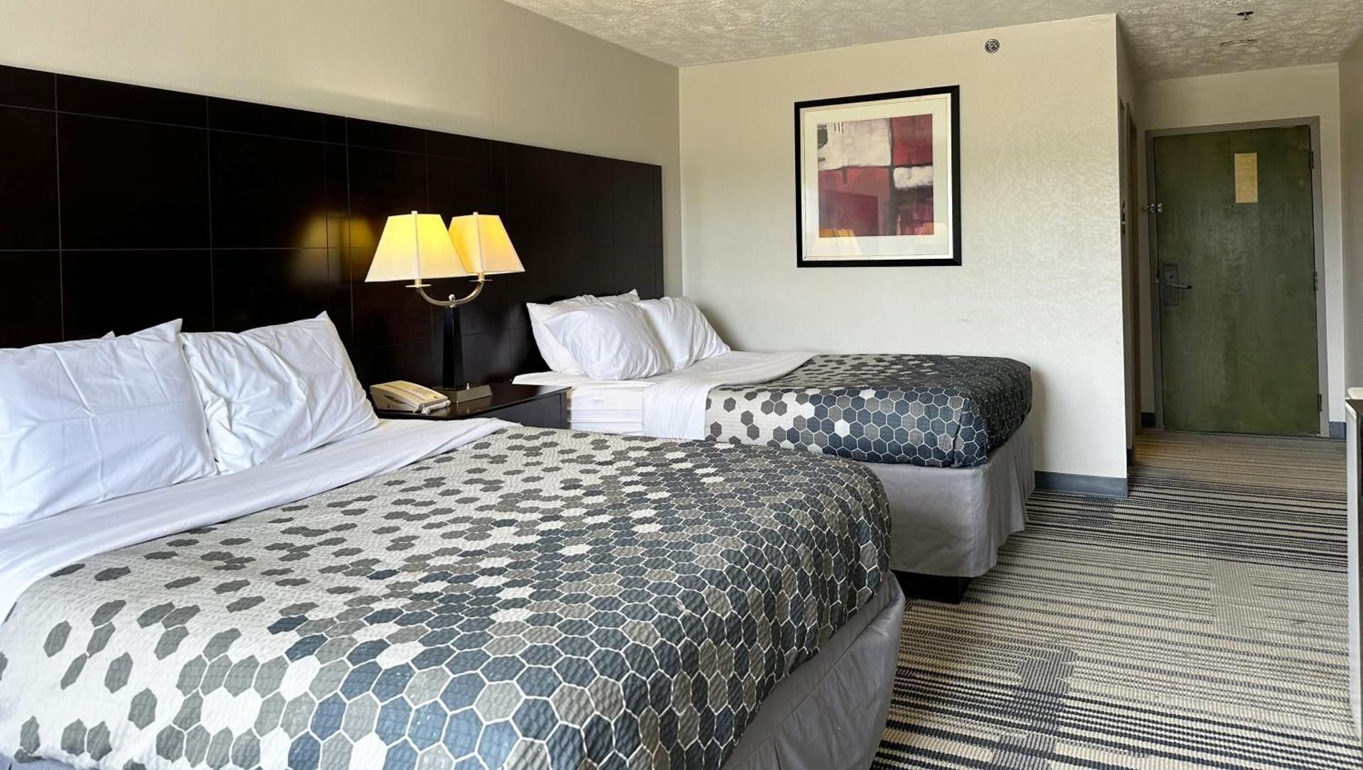 2 Queen Beds Nonsmoking
