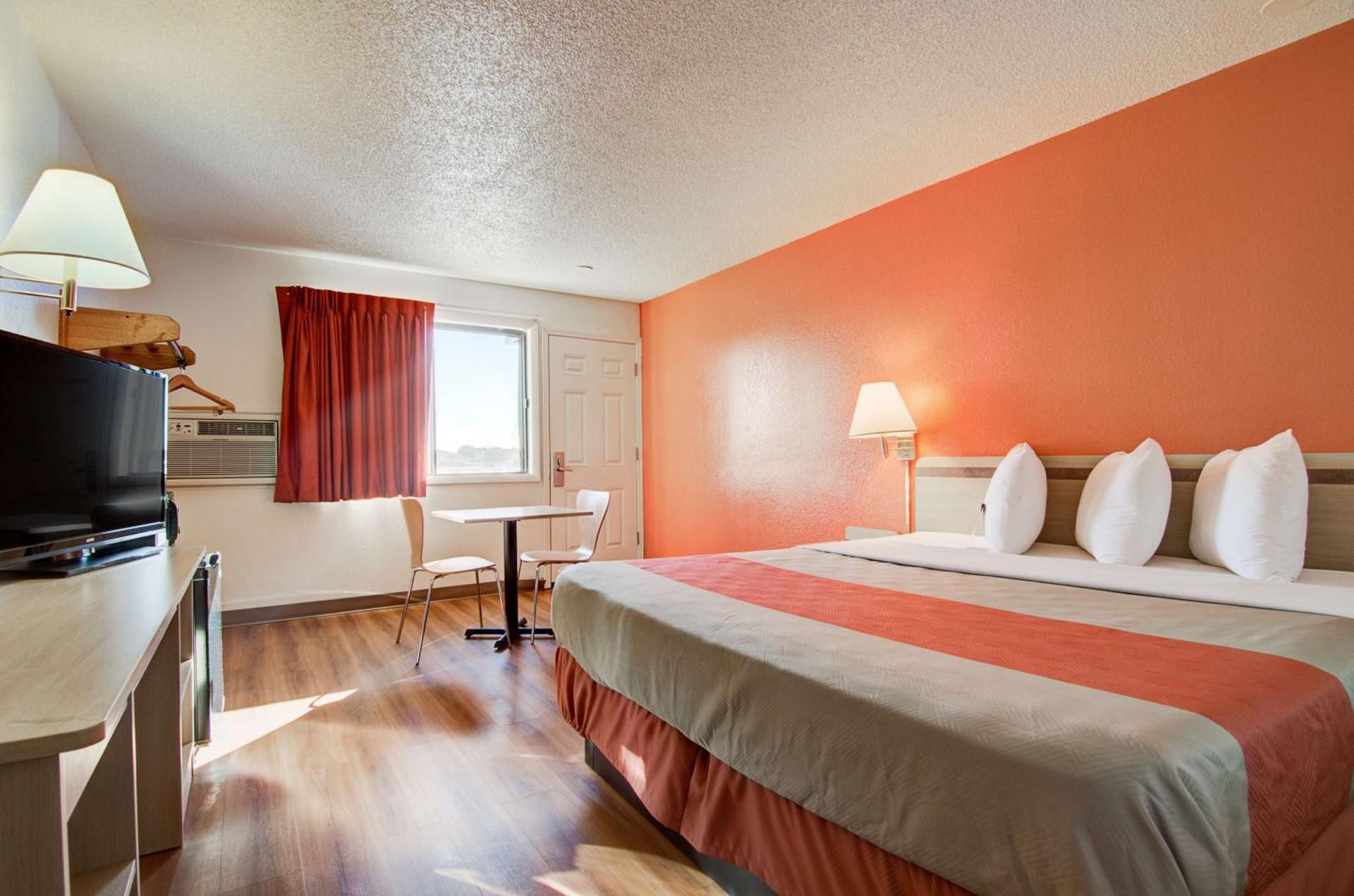 King Room - Non-Smoking