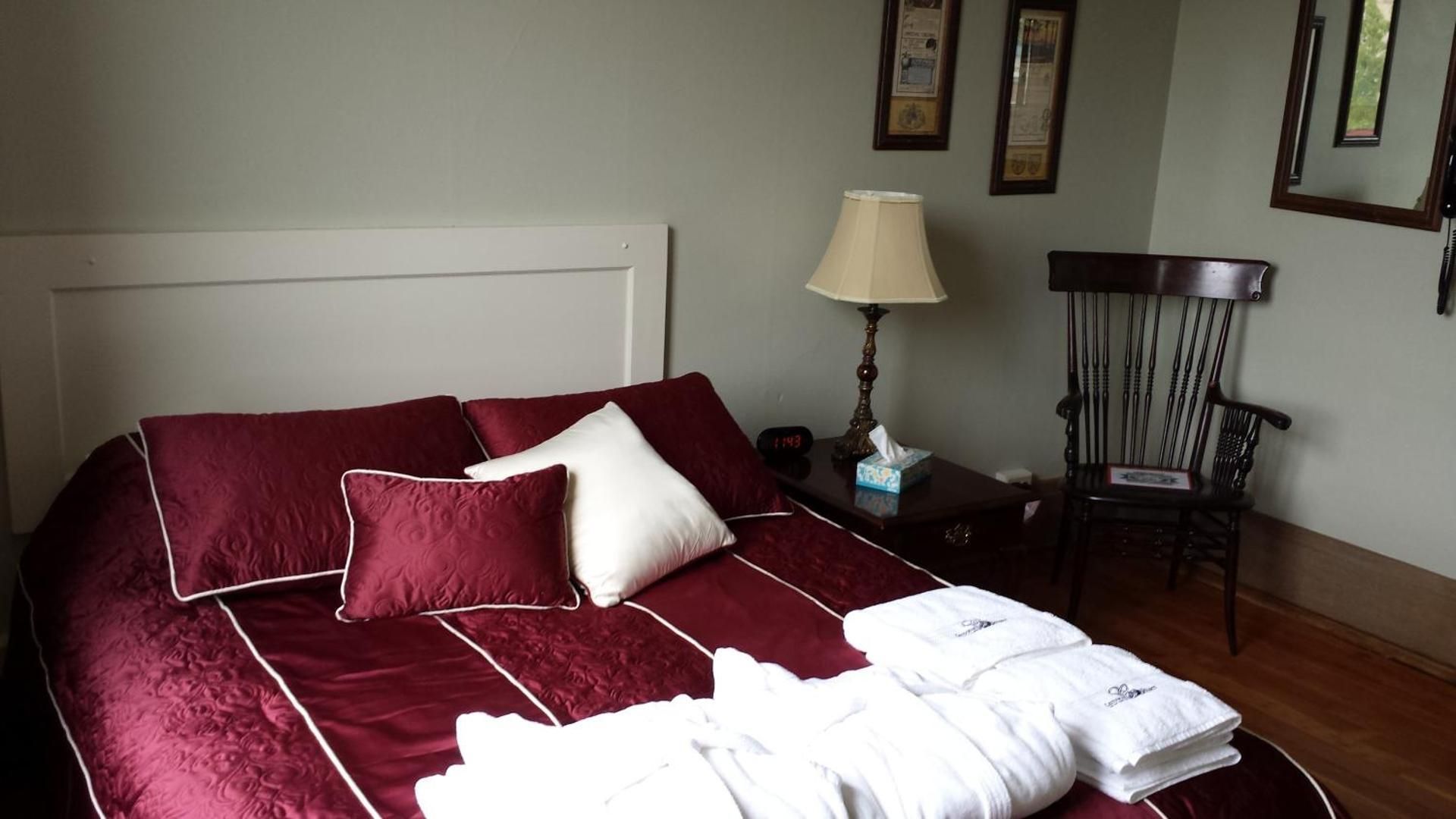 Queen Room with Common Bathroom