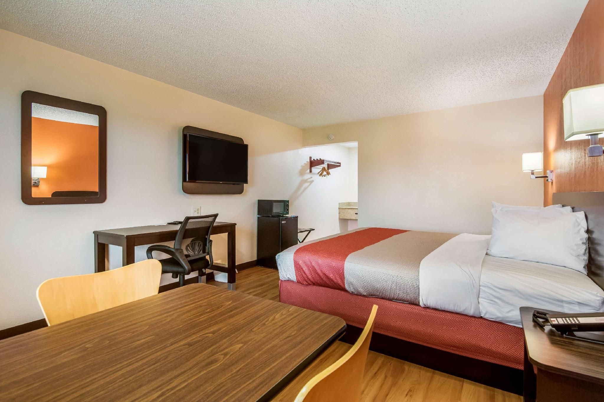 1 KB | Non-Smoking, Micfridge