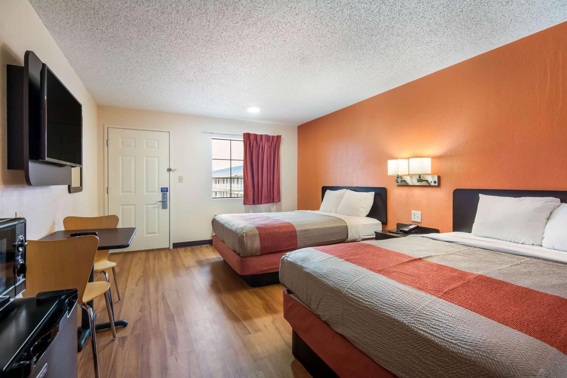 Motel 6 Winnie, TX Queen Room with Two Queen Beds - Non-Smoking 2