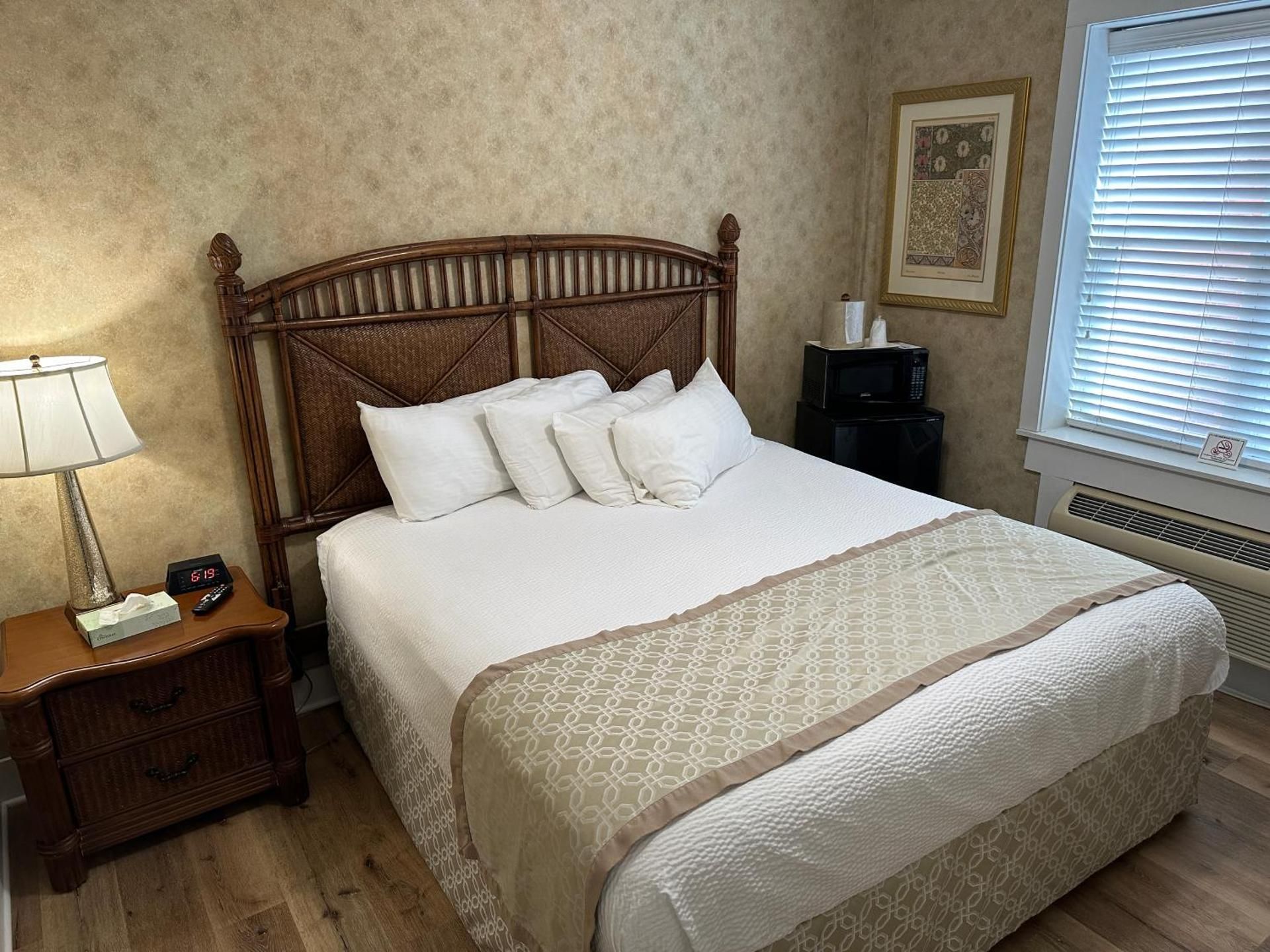 Deluxe King Suite