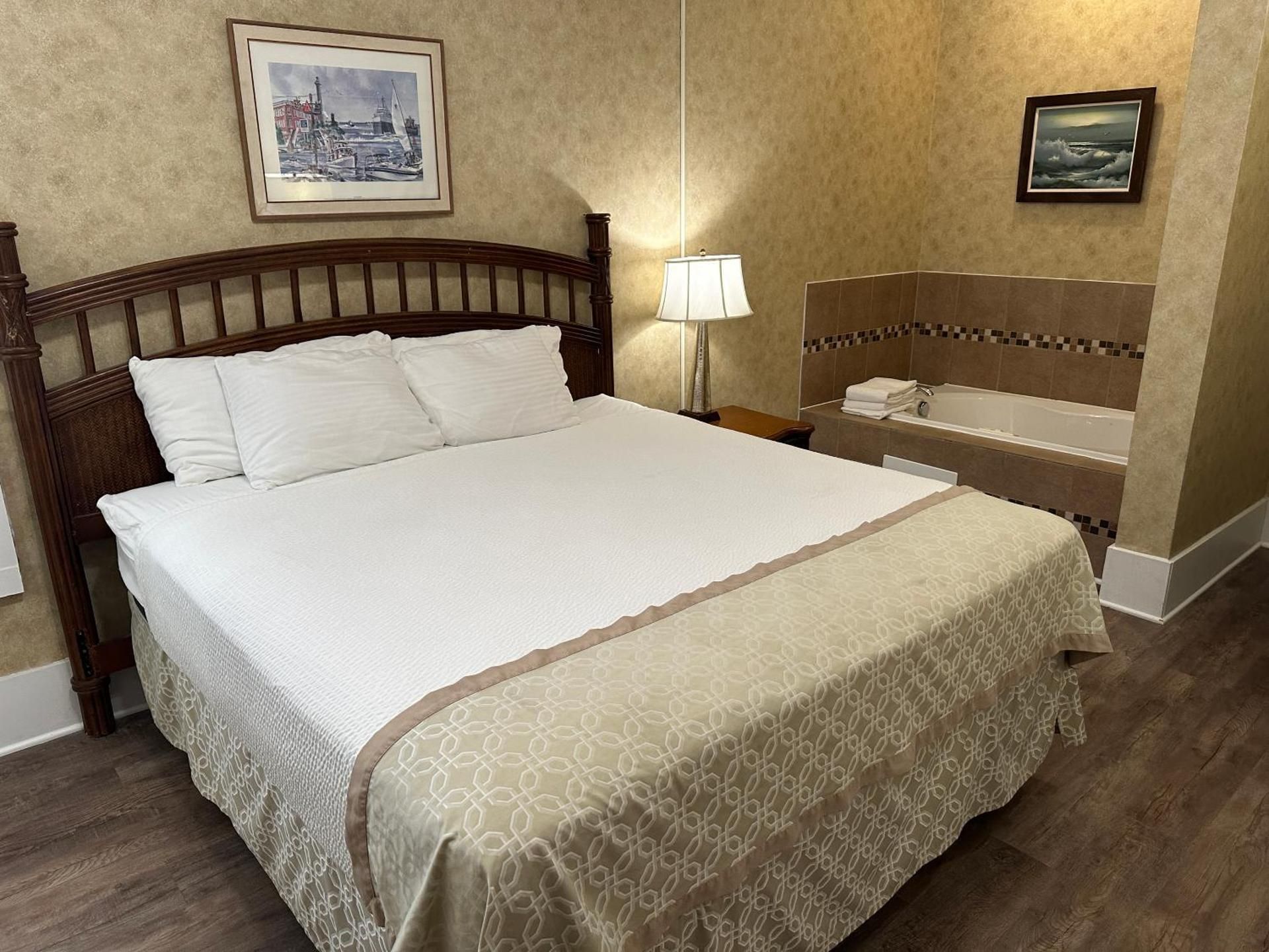 Deluxe Suite with Spa Bath