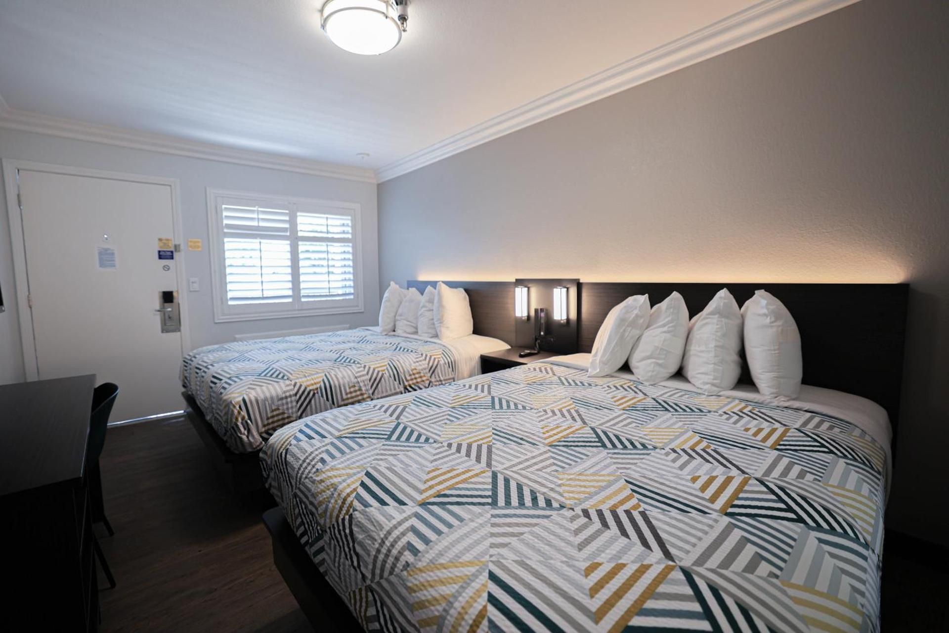 Queen Room with Two Queen Beds - Non-Smoking