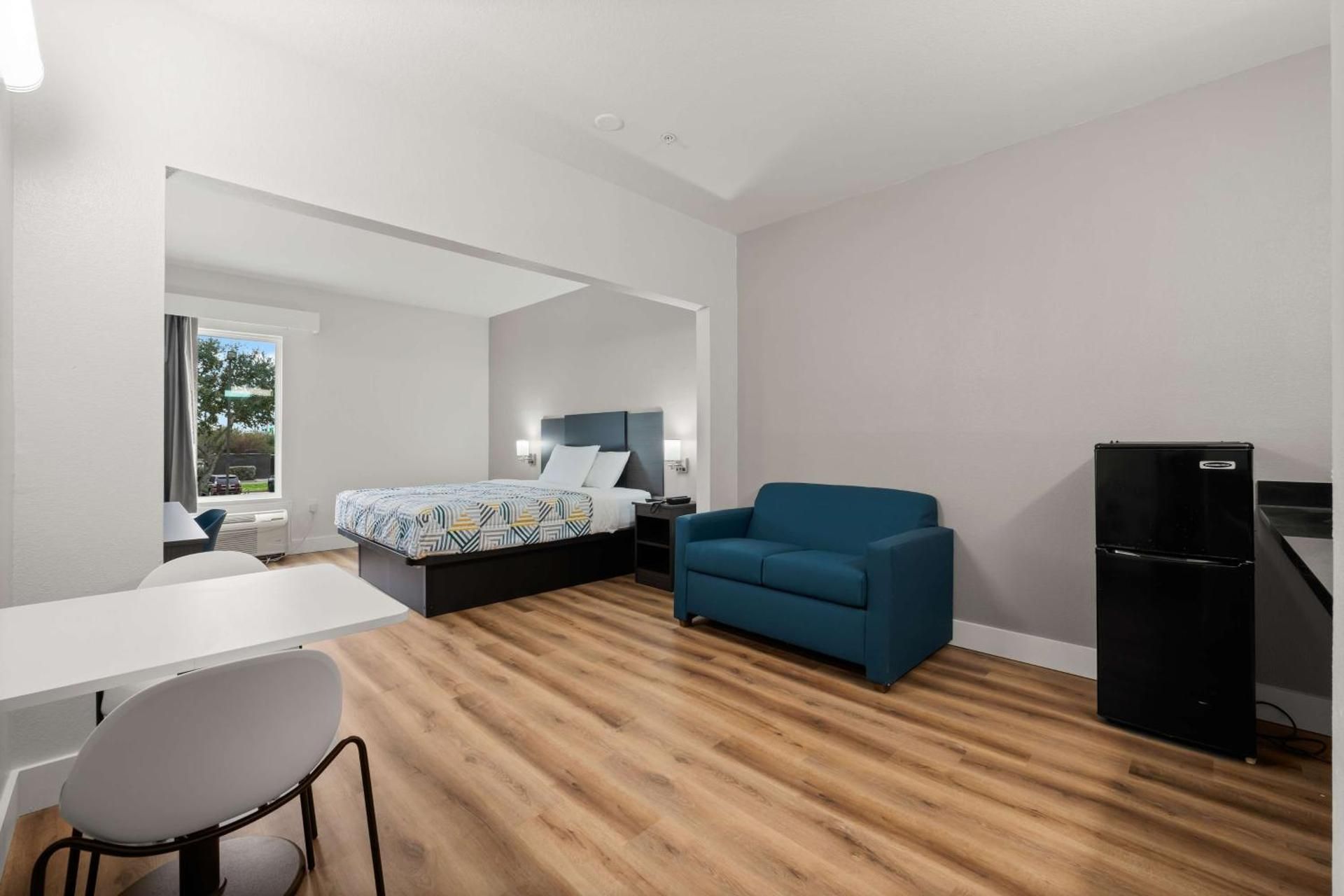 One-Bedroom Suite - Non-Smoking