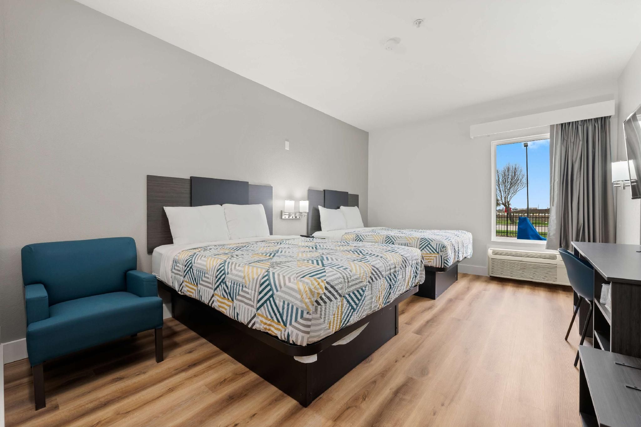 2 Queen Beds | Non-Smoking