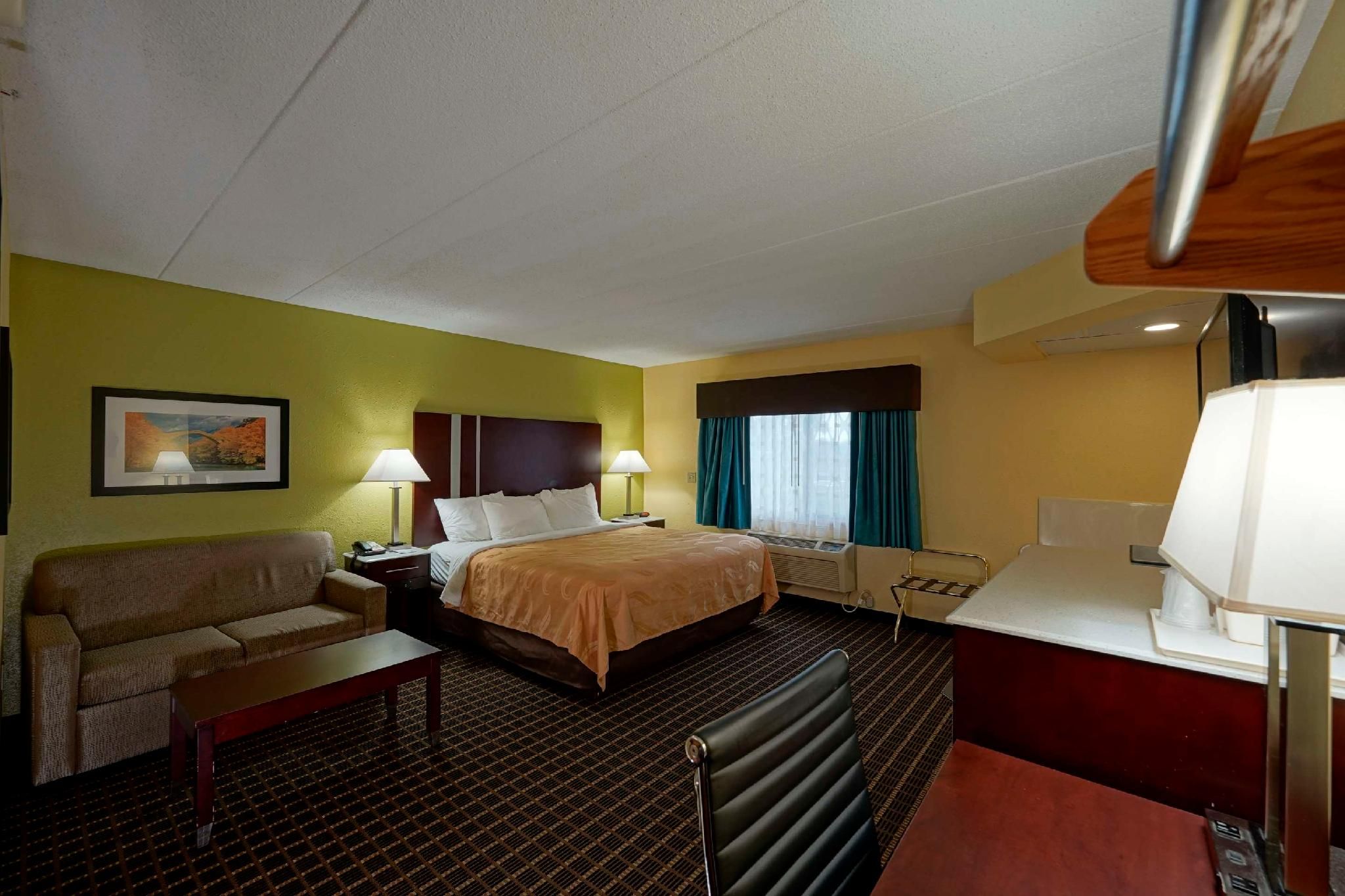 Quality Inn & Suites Harrington - Milford Suite with 1 King Bed - No Smoking