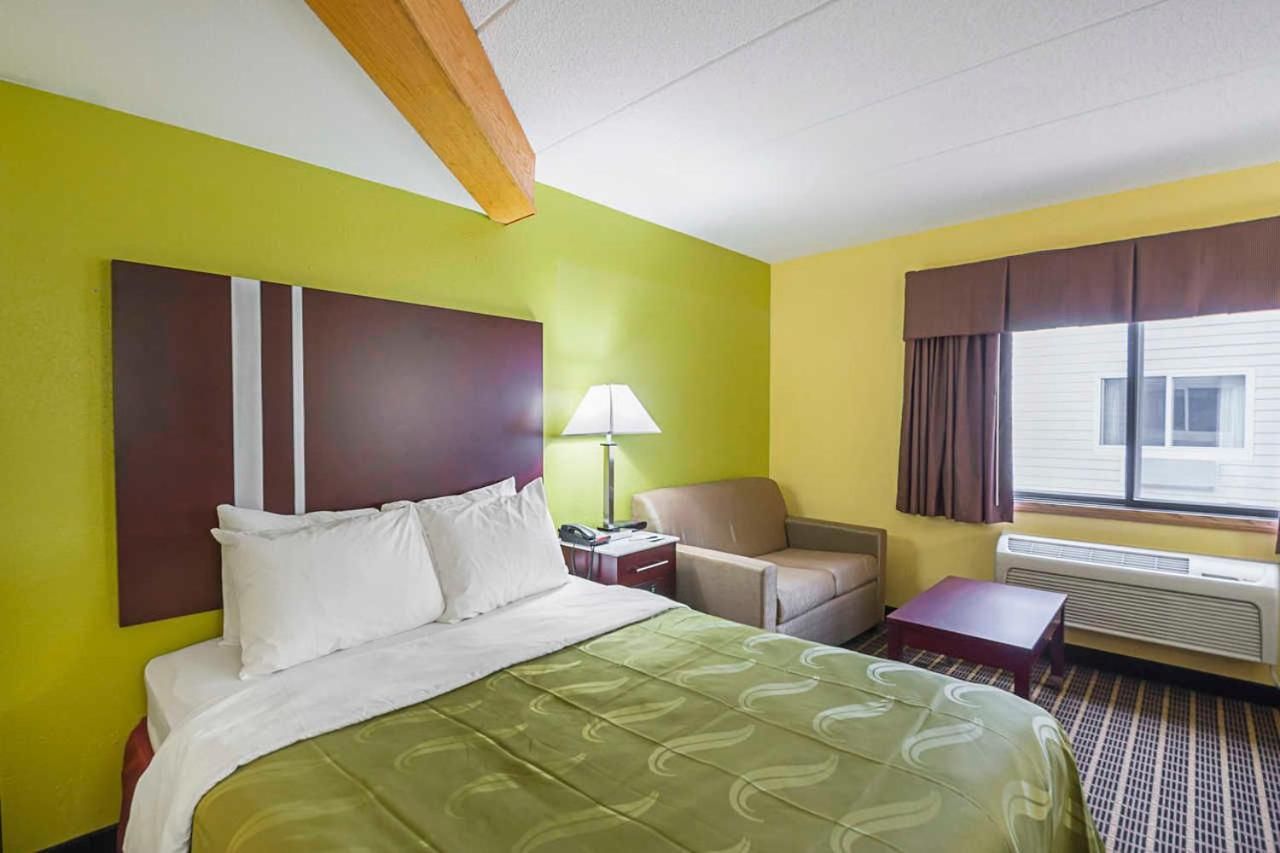 Queen Room - Disability Access - Non-Smoking