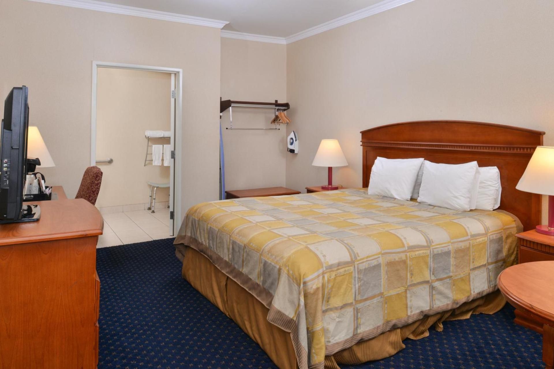 One King Bed Accessible Non-Smoking