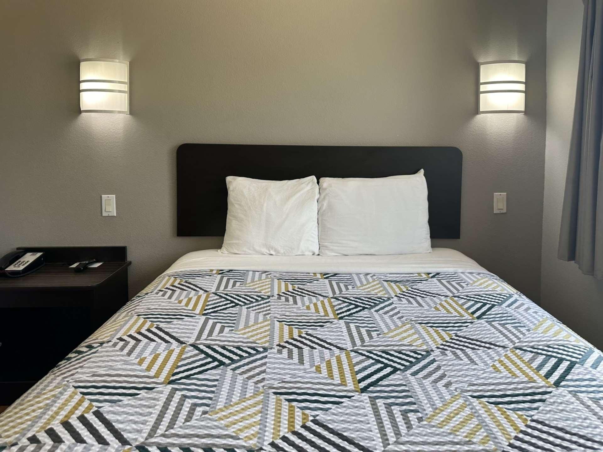 1 Queen Bed | Mobility Accessible Tub Nsmk