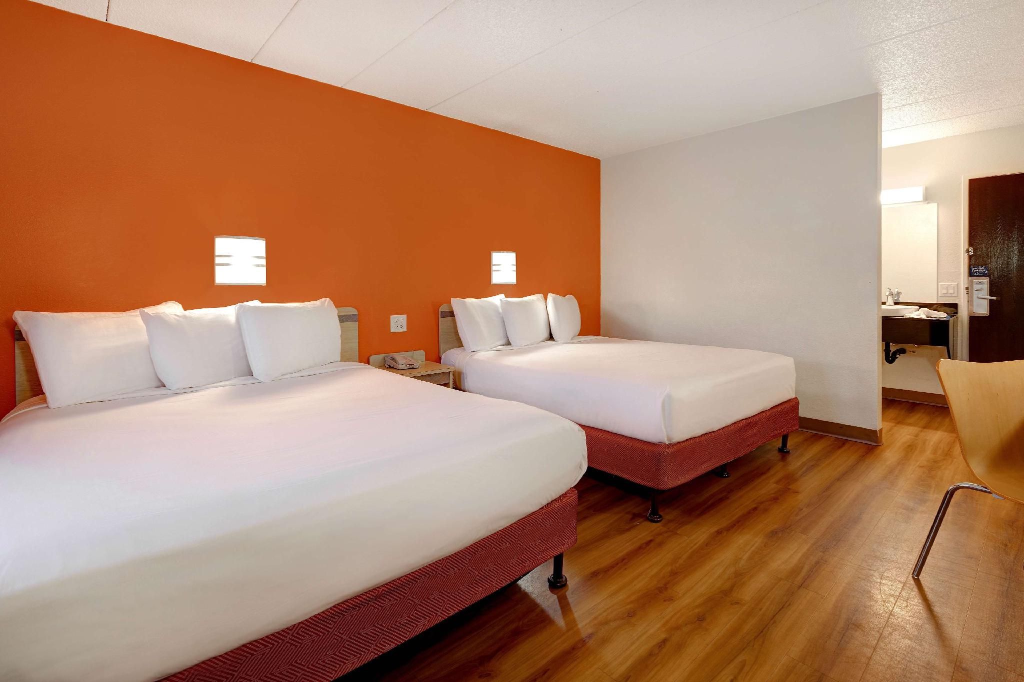 2 Queen Beds |