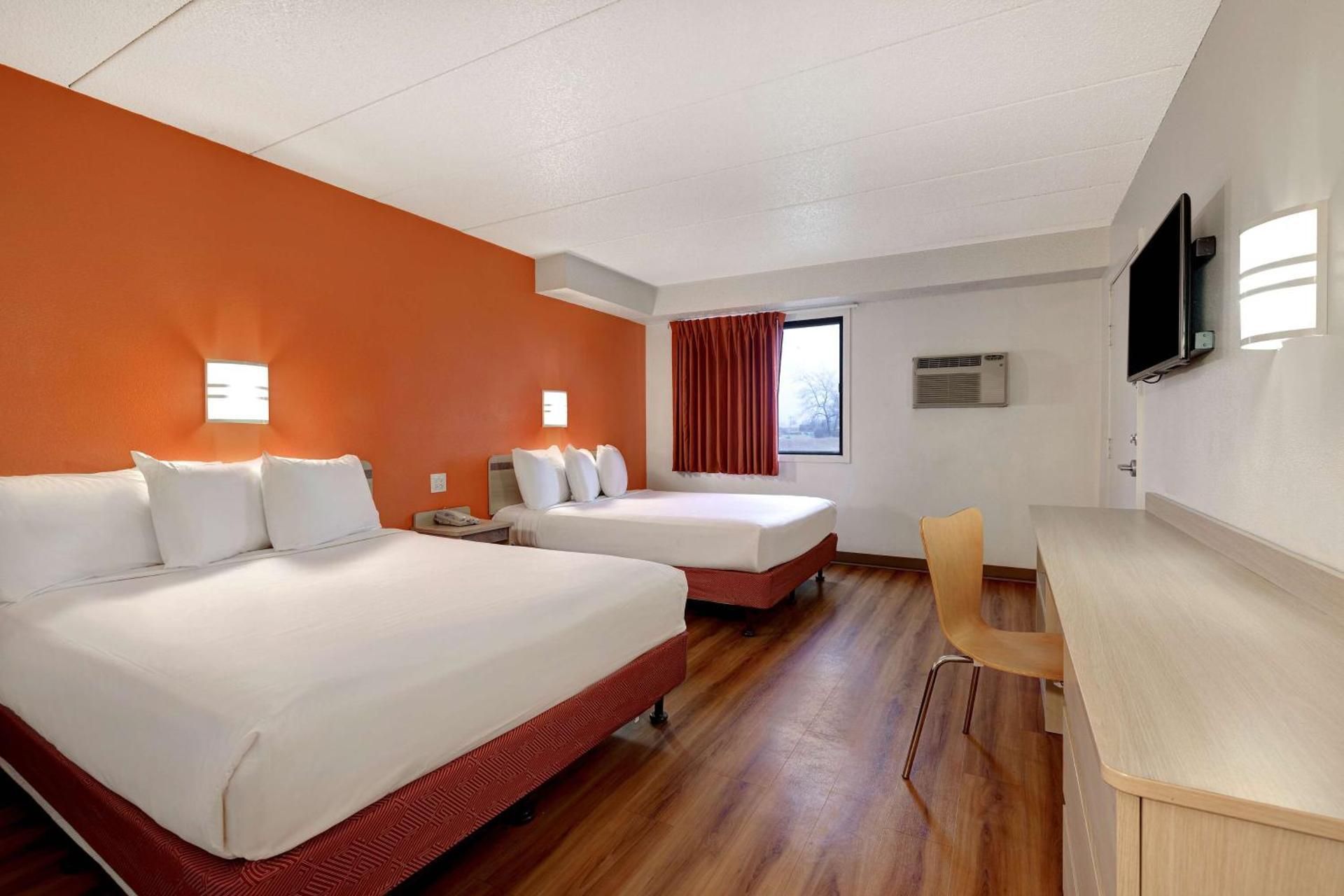 Queen Room with Two Queen Beds - Smoking