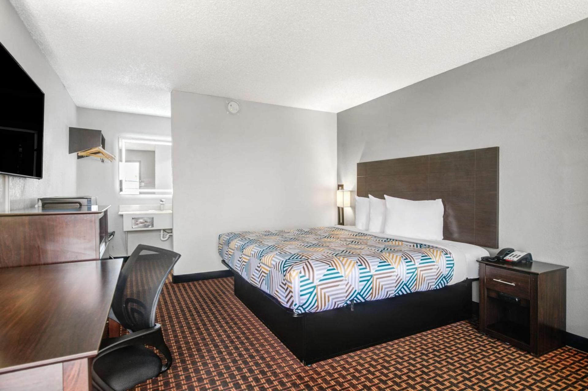 Deluxe King Room