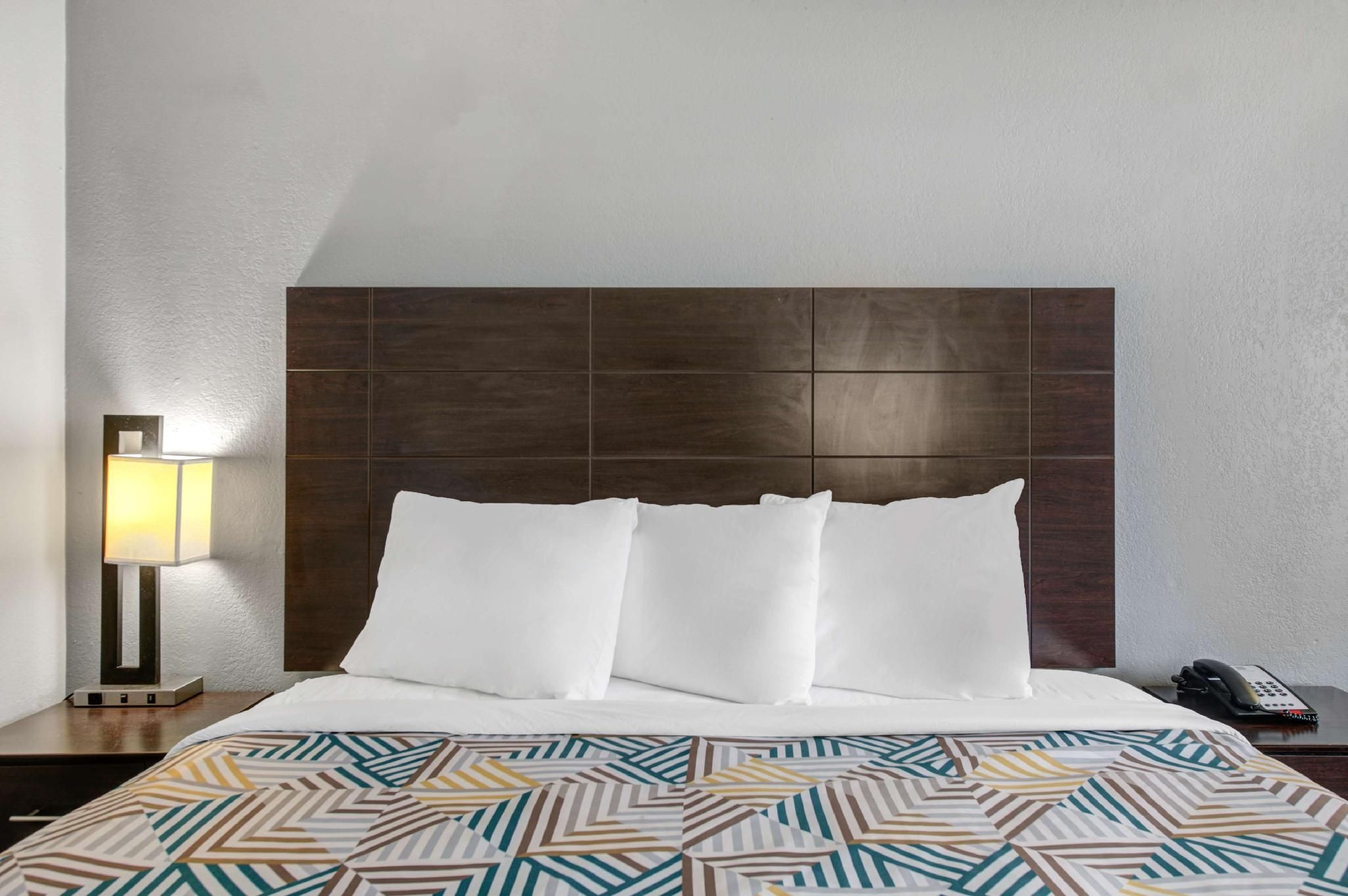 2 Full Beds | Non-Smoking, Micfridge