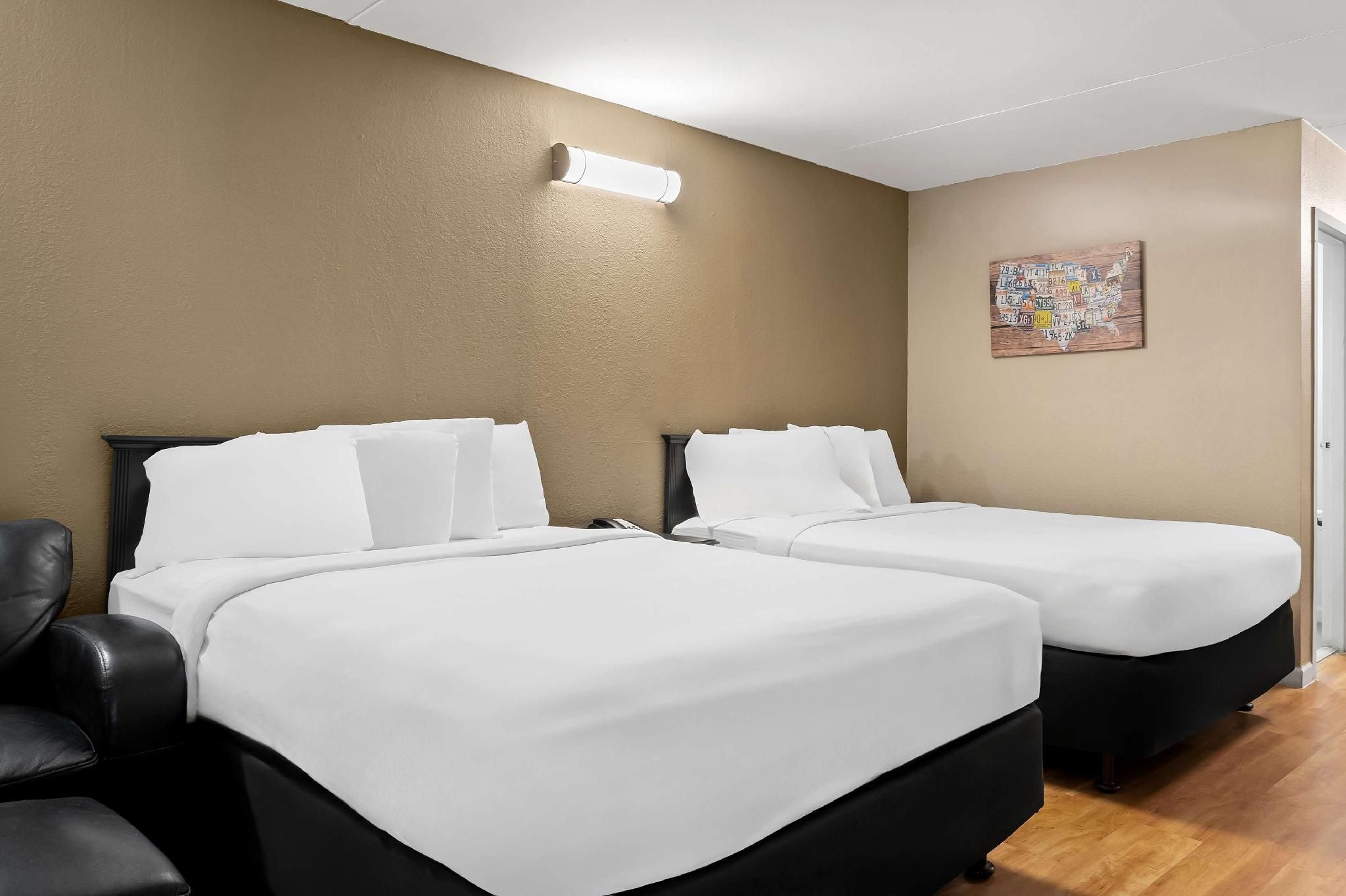 2 Double Beds