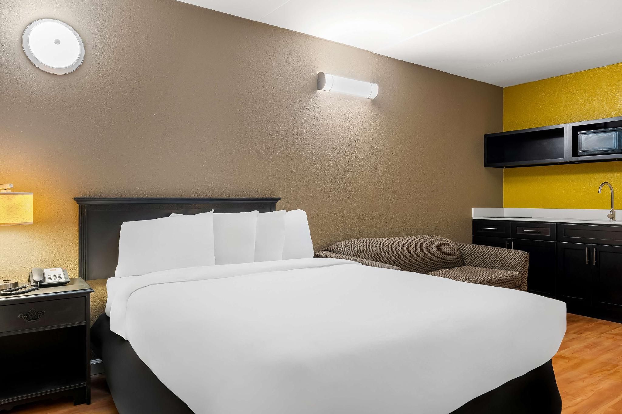 Queen Suite with Sofa Bed