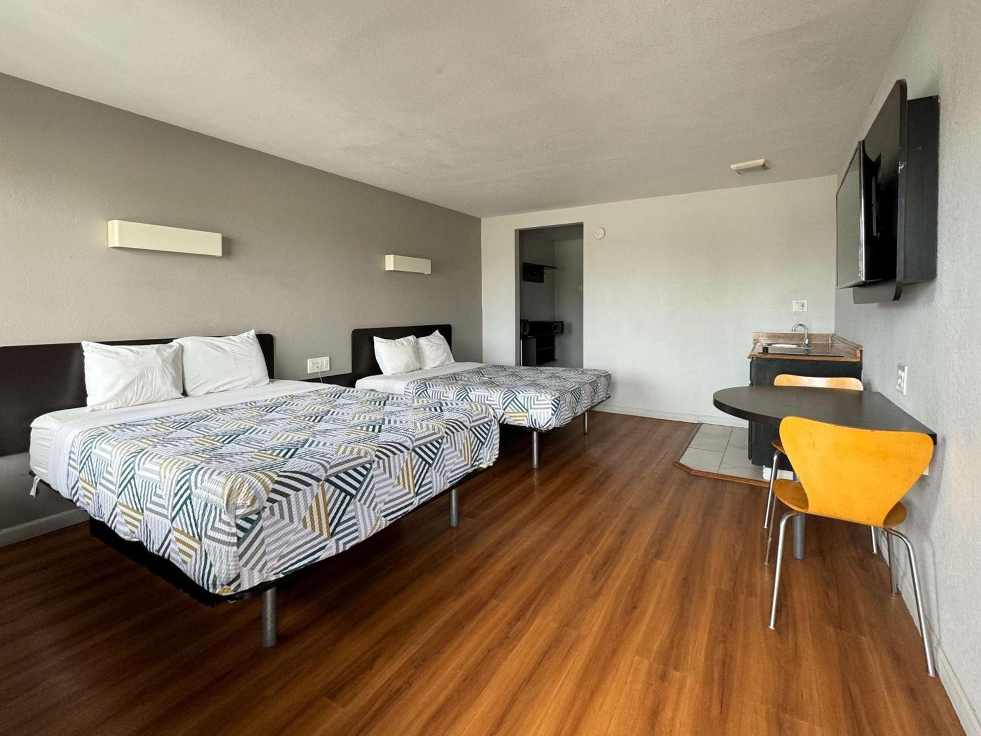 Deluxe Queen Room with Two Queen Beds