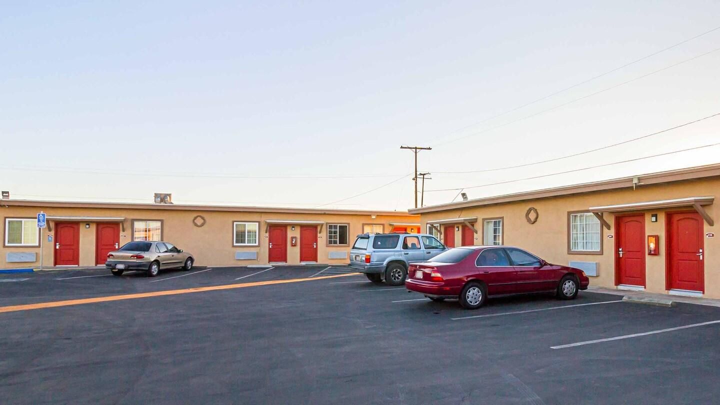 Motel 6 Hesperia, CA - East