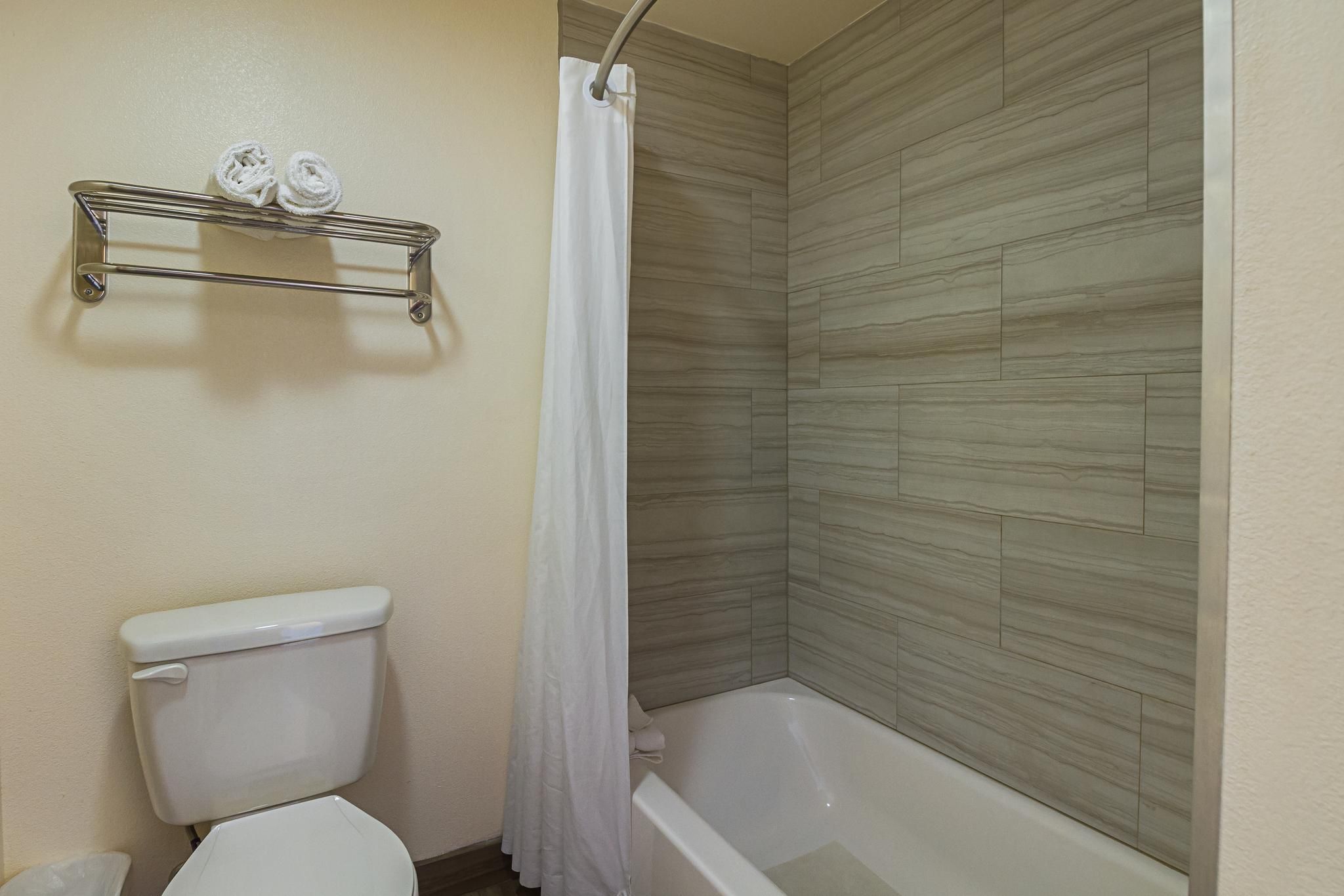 Motel 6 Hesperia, CA - East 1 King Bed | Non-Smoking, Kitchen 3