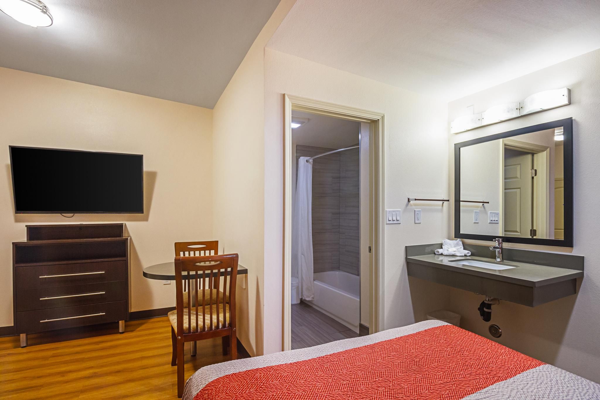 2 Full Beds | Non-Smoking, Micfridge