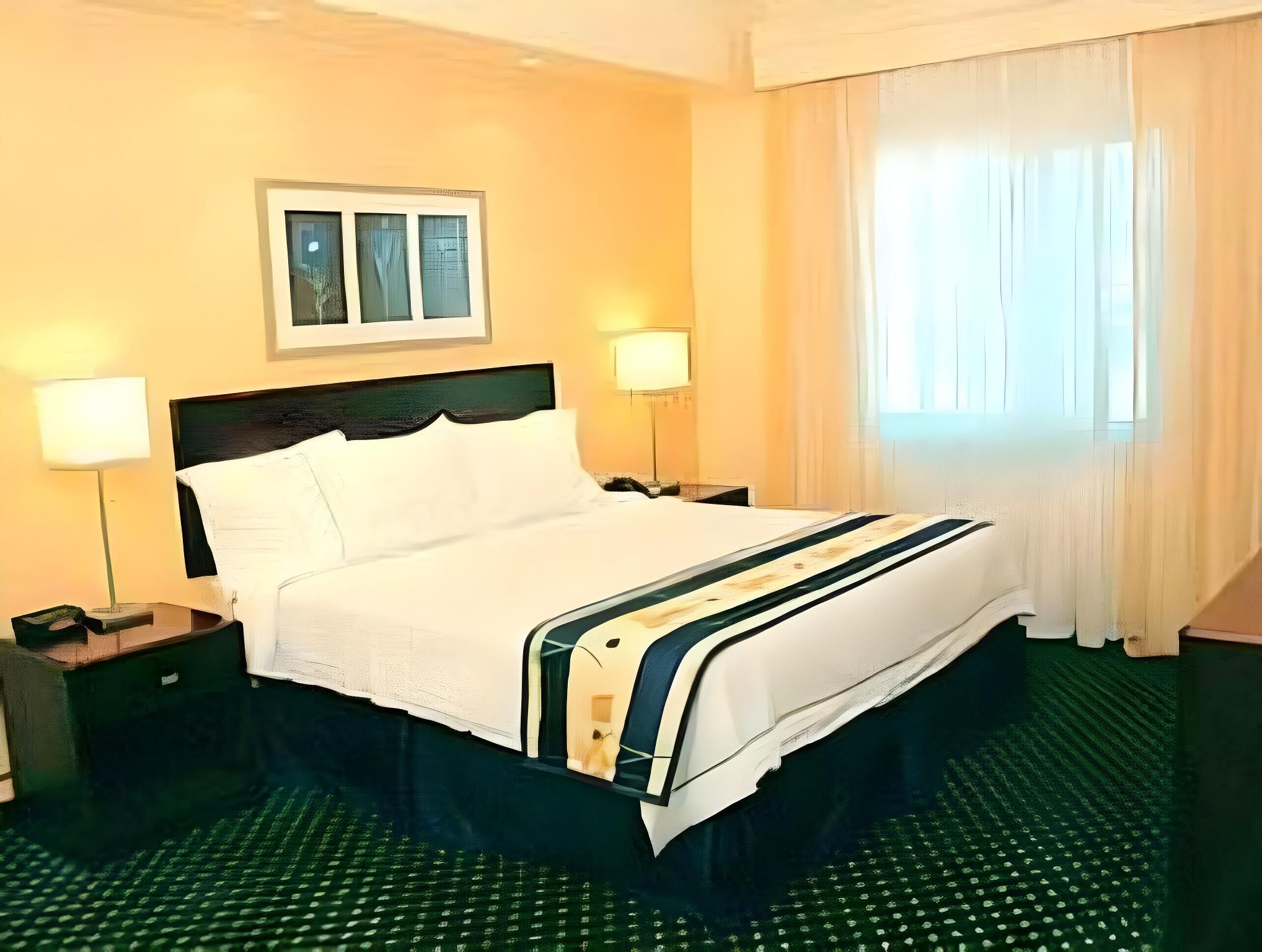 King Suite with Sofa Bed - Non-Smoking