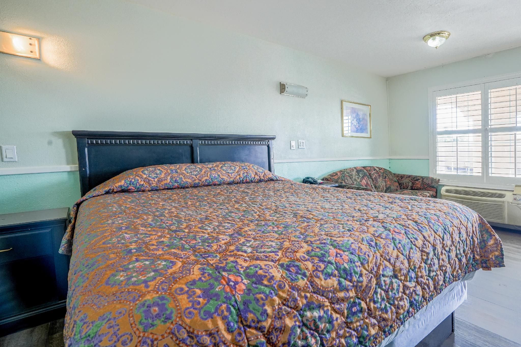 King Bed Non-Smoking