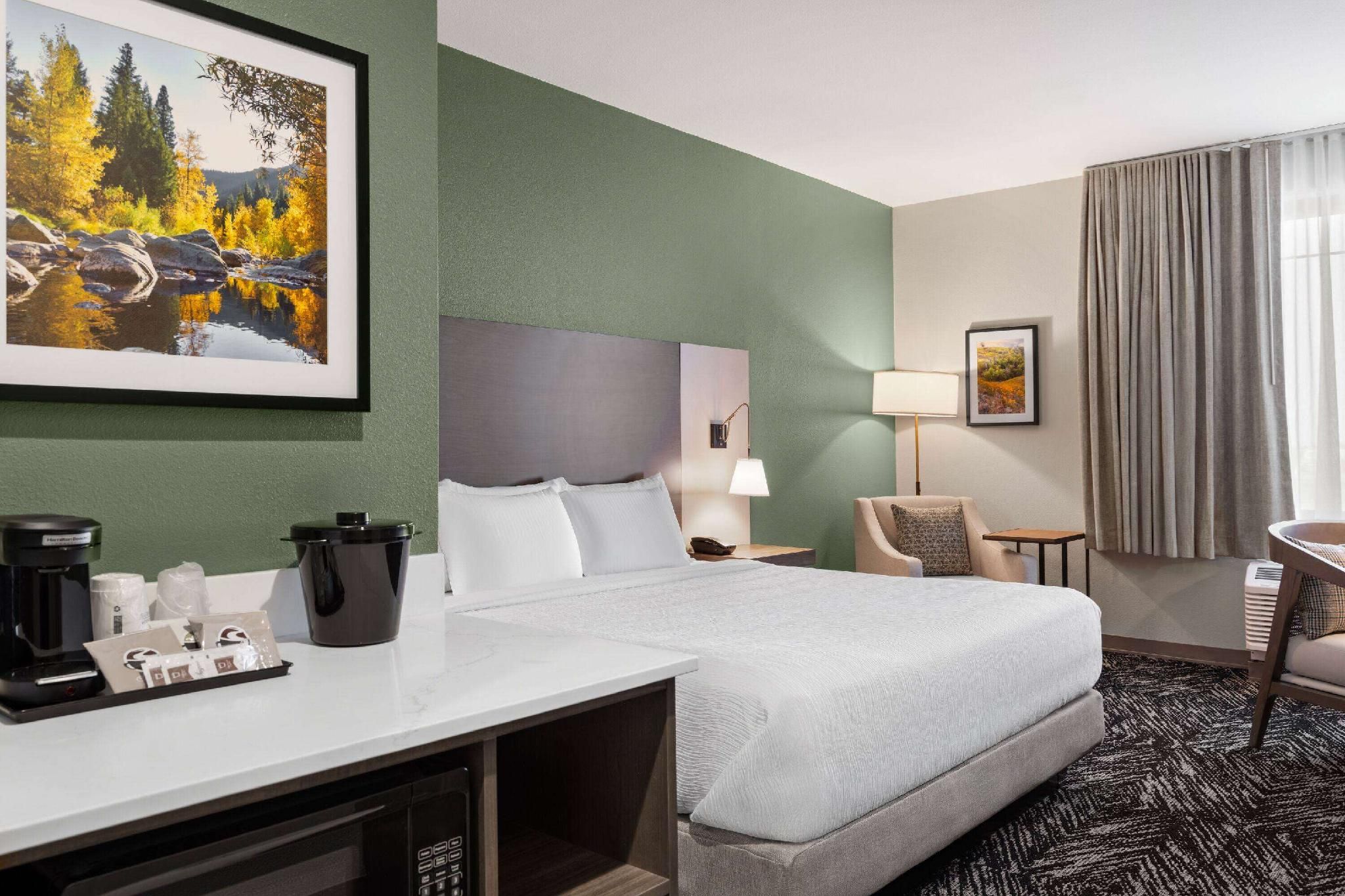 1 King Bed, Standard Room, Shower