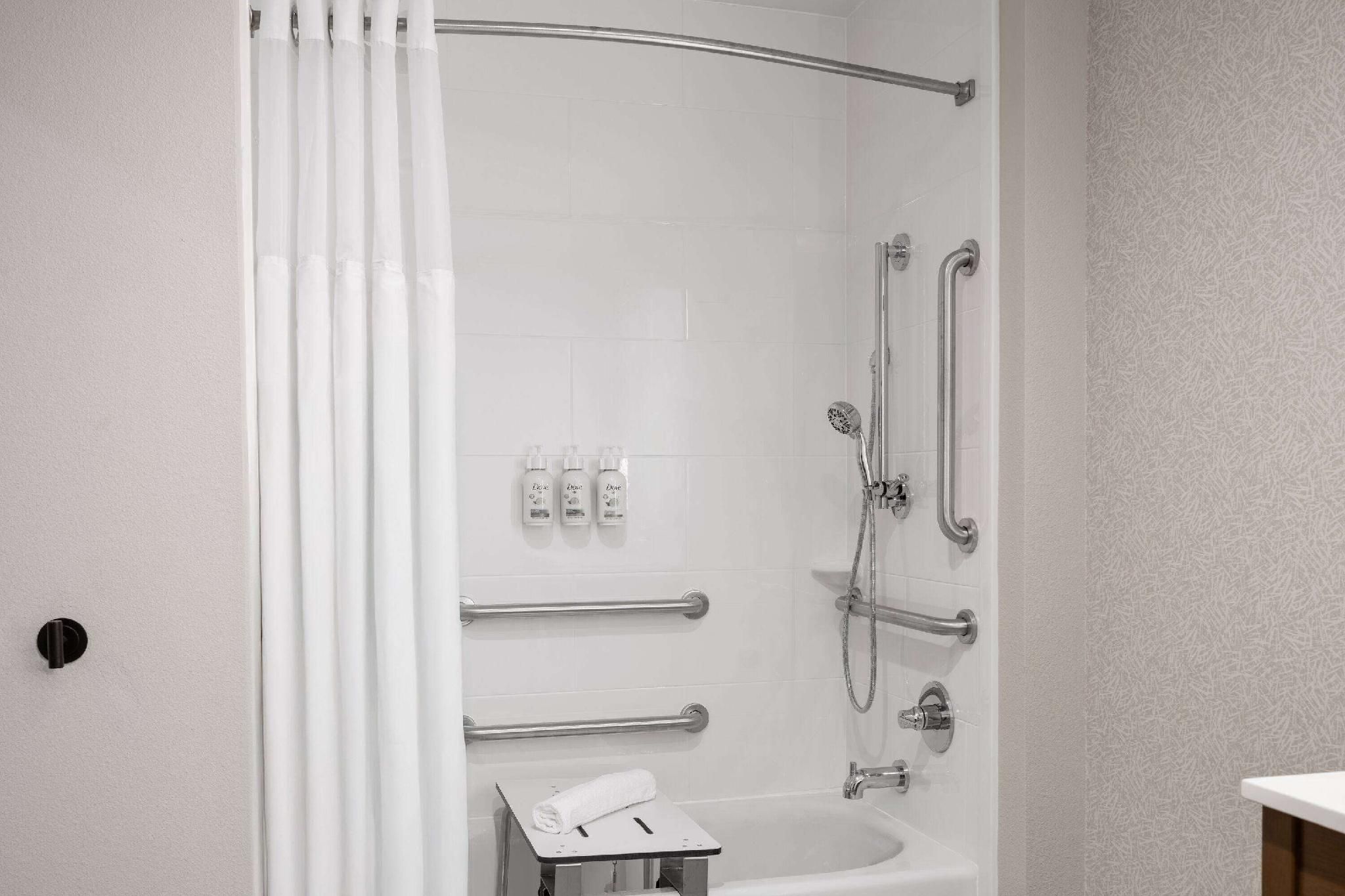 1 King Bed, Hearing Accessible Room