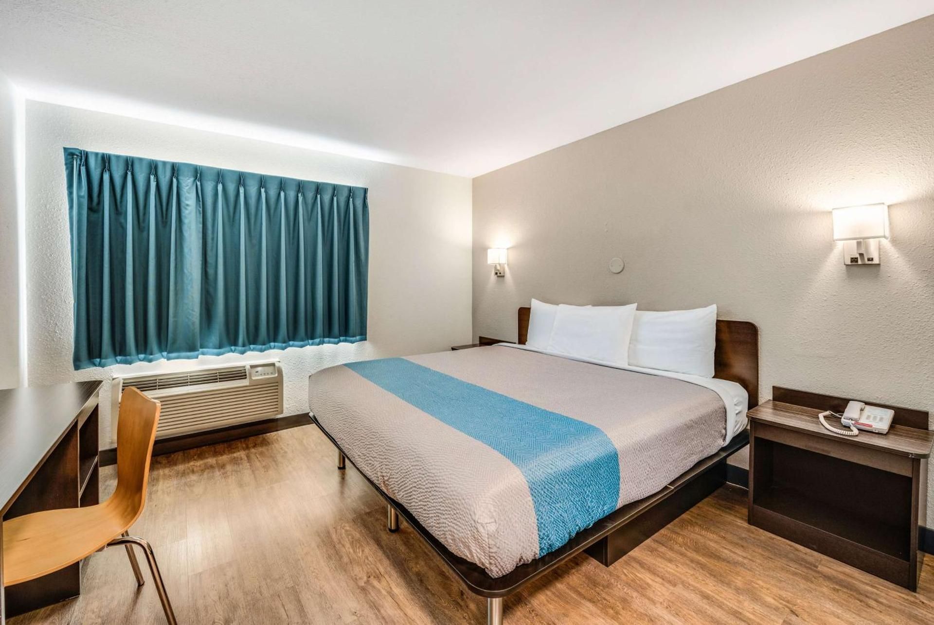 Deluxe King Room-Hearing accessible- Nonsmoking with Refrigerator and Microwave
