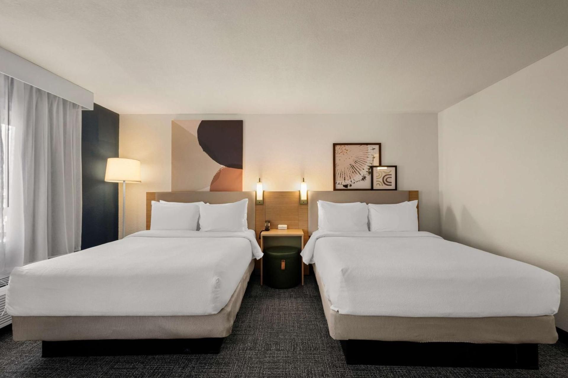 Queen Room with Two Queen Beds - Hearing Access