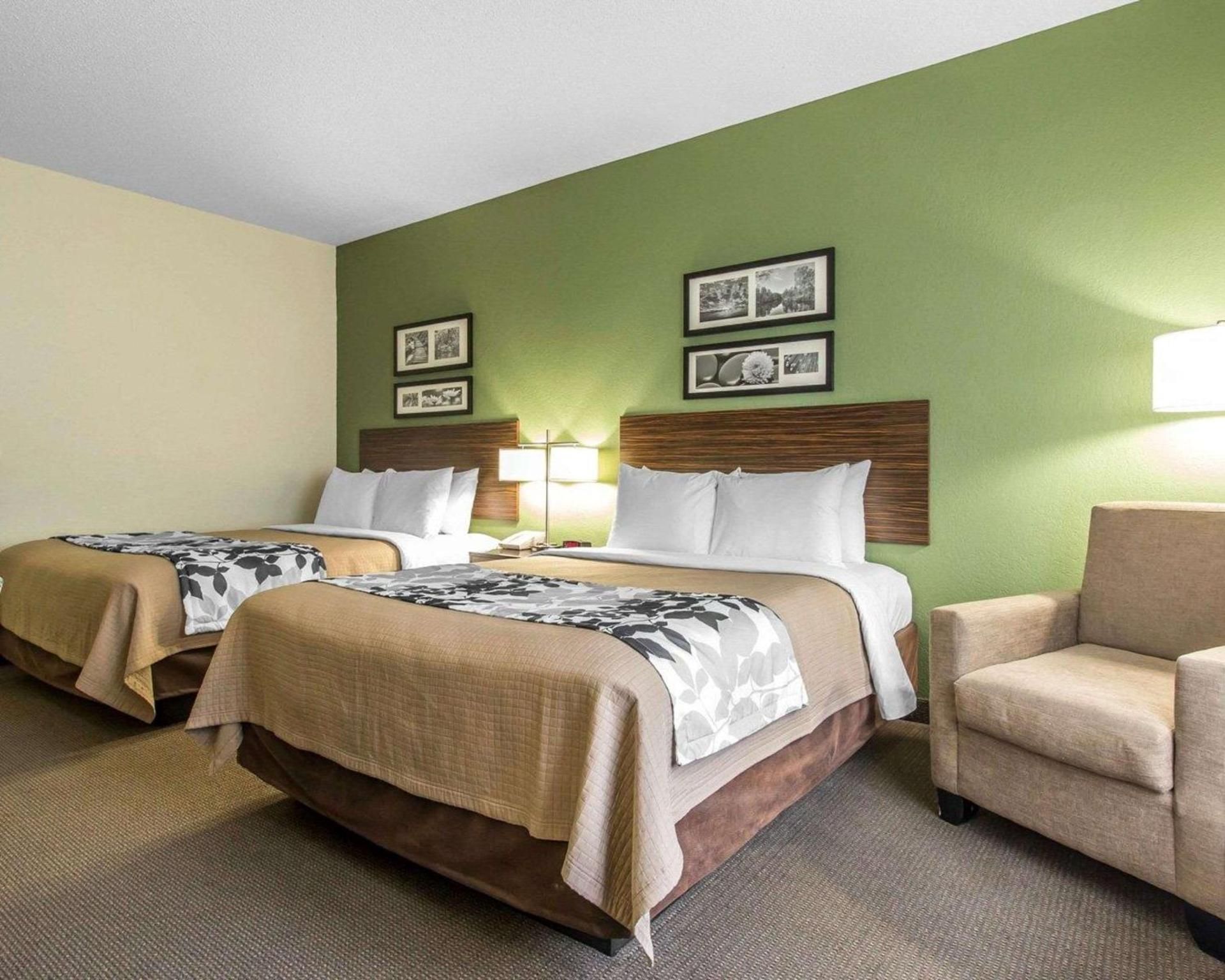 Queen Room with Two Queen Beds - Pet Friendly/Non-Smoking