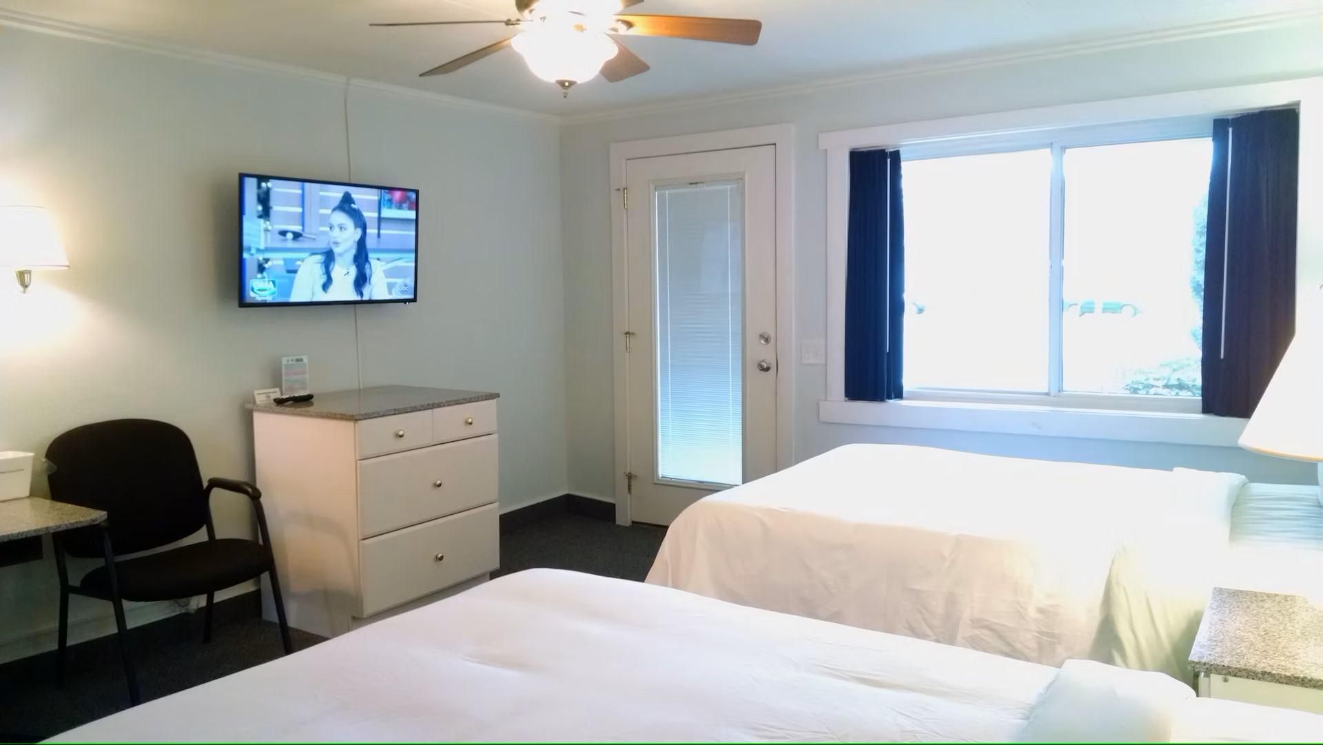 Murray Inn and Art Gallery Double with 2 Double Beds