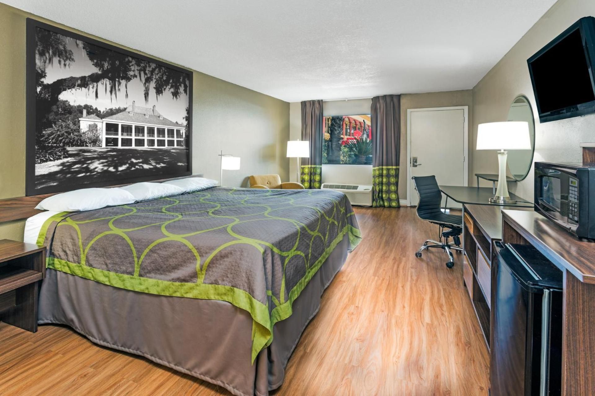 King Room - Disability Access - Non-Smoking