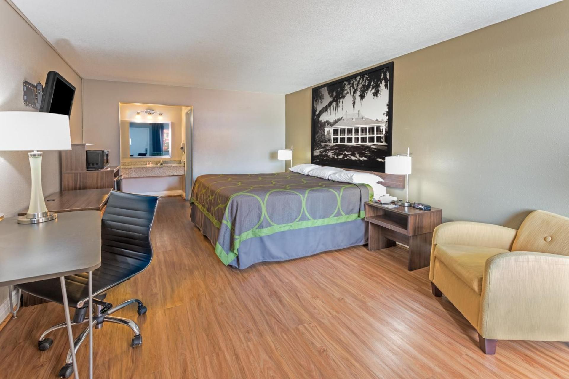 King Room - Disability Access - Non-Smoking