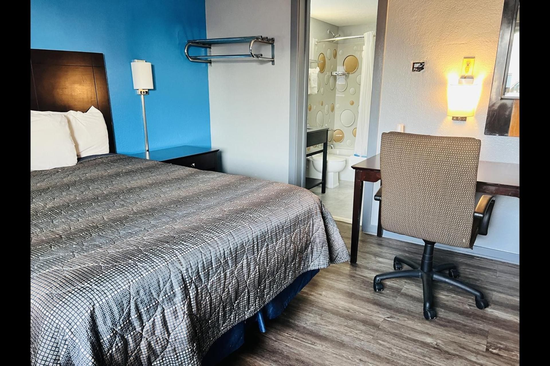 Executive Inn By Belvilla Owatonna Hwy 35 Queen Bed Non-Smoking 2