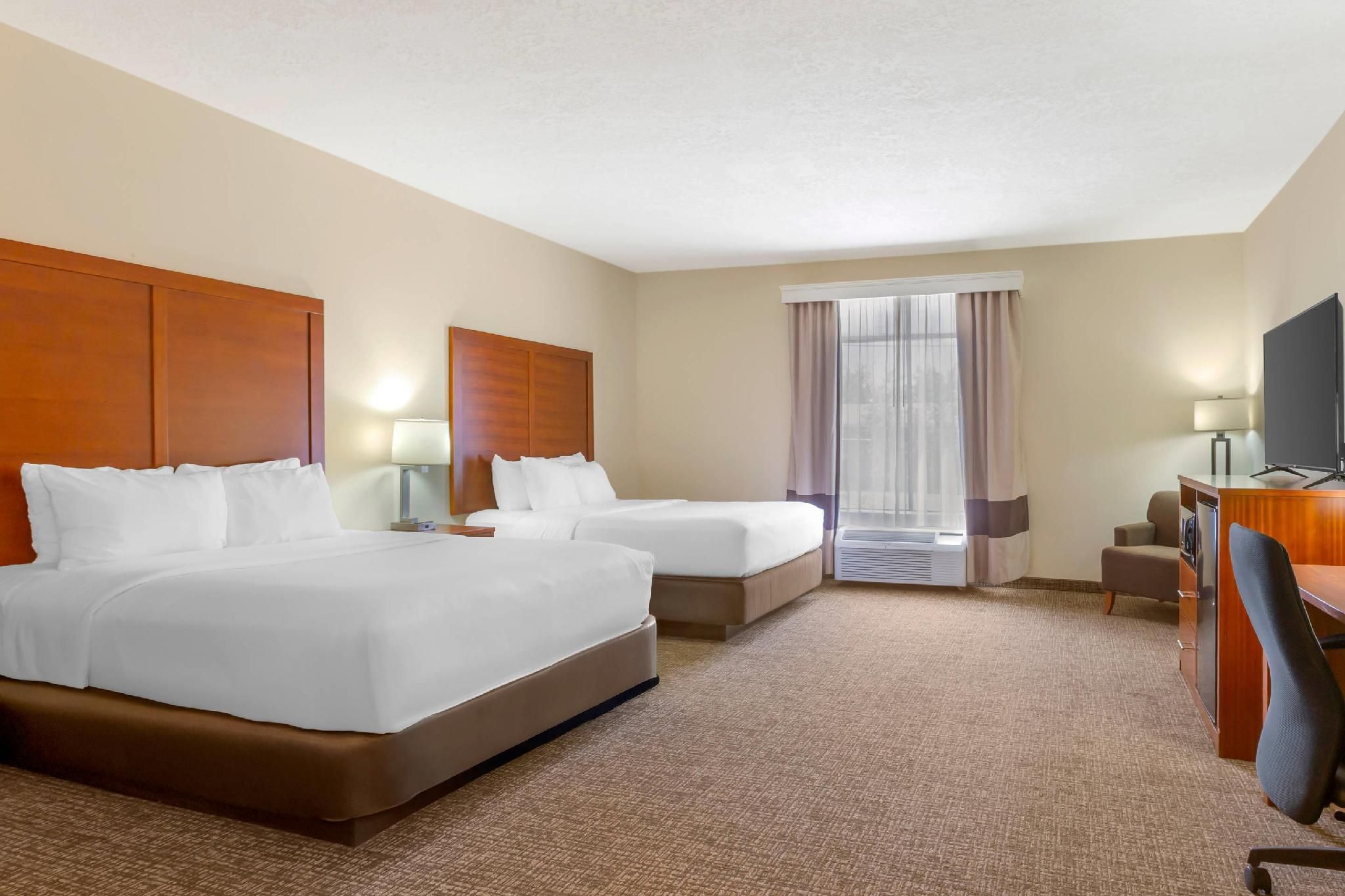 2 Queen Beds Non-smoking Accessible